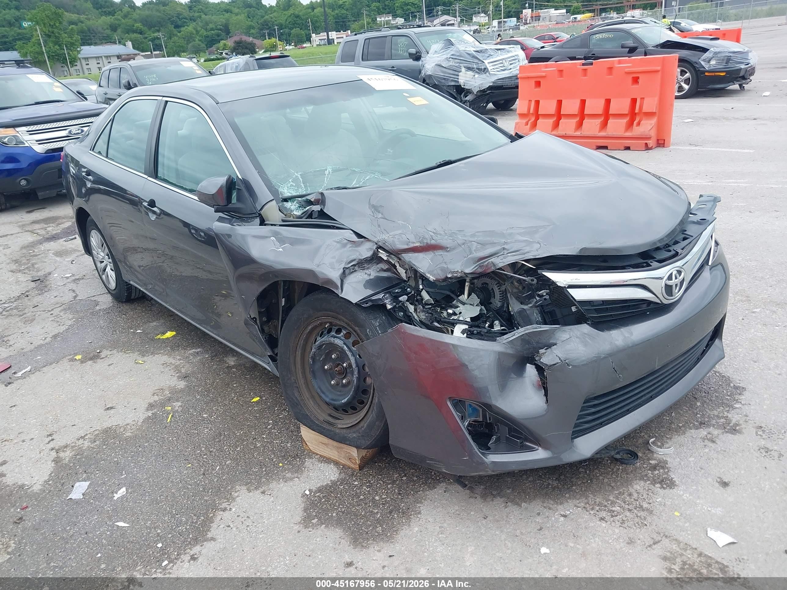 2014 Toyota Camry Le Gray vin: 4T1BF1FK2EU468393