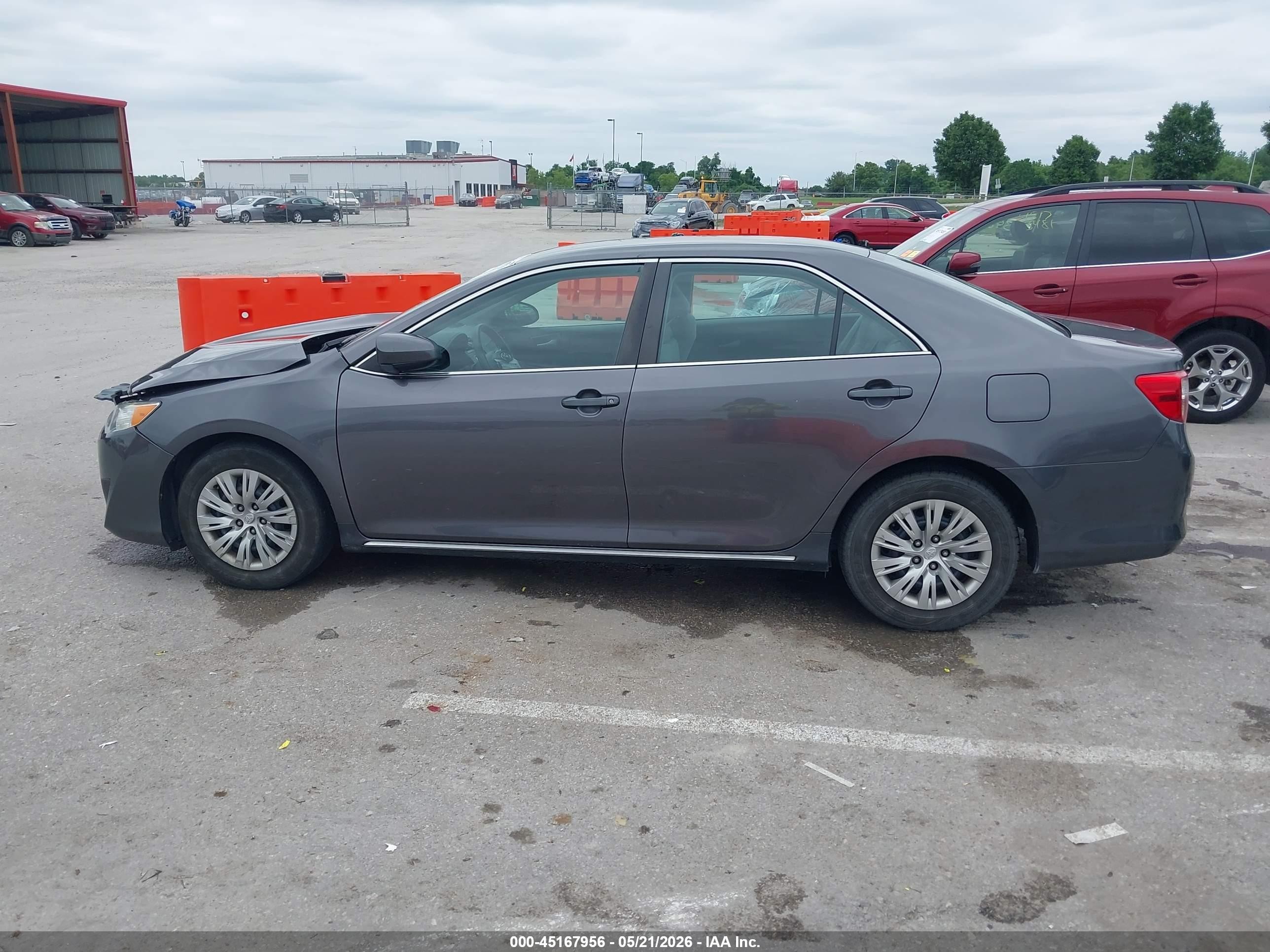 2014 Toyota Camry Le Gray vin: 4T1BF1FK2EU468393