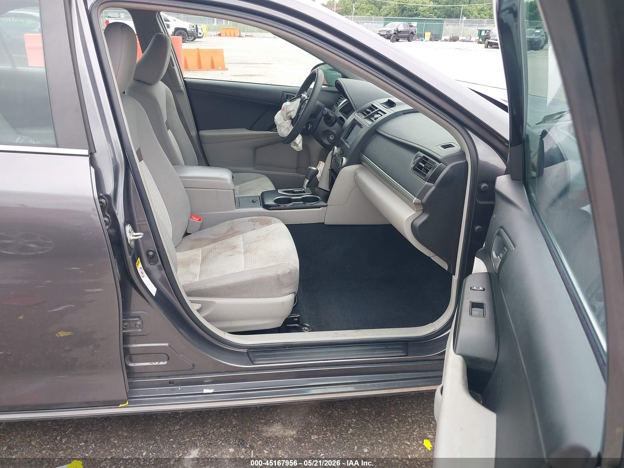 2014 Toyota Camry Le Gray vin: 4T1BF1FK2EU468393