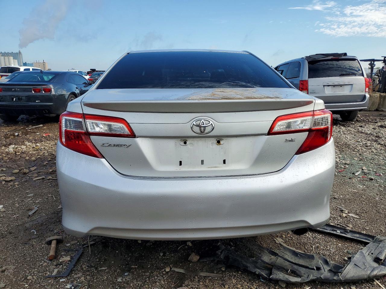 2014 Toyota Camry Se Sport Silver vin: 4T1BF1FK2EU726489