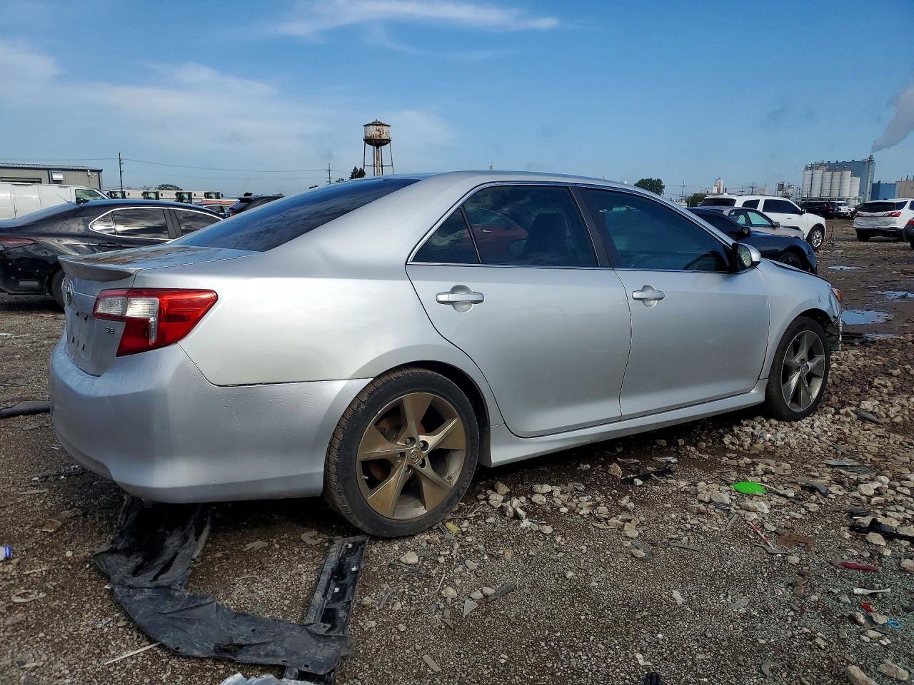 2014 Toyota Camry Se Sport Silver vin: 4T1BF1FK2EU726489
