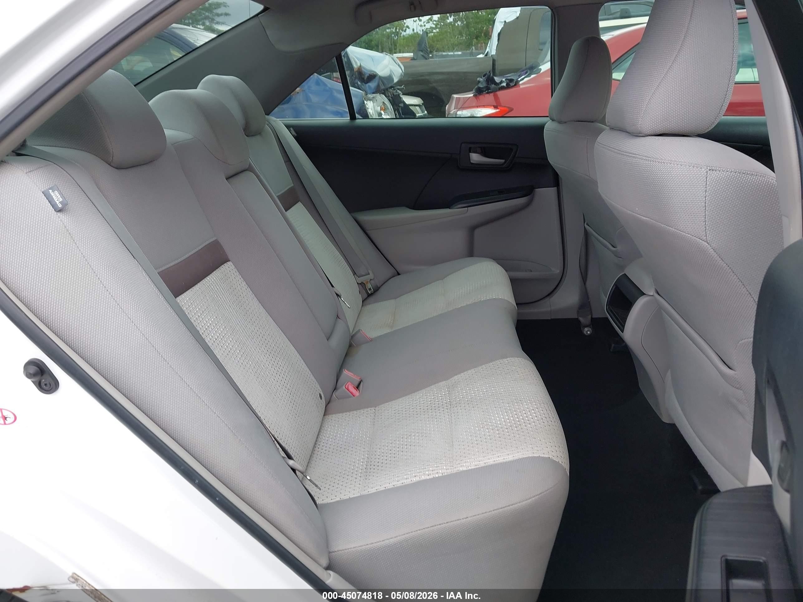 2014 Toyota Camry Le White vin: 4T1BF1FK2EU748265