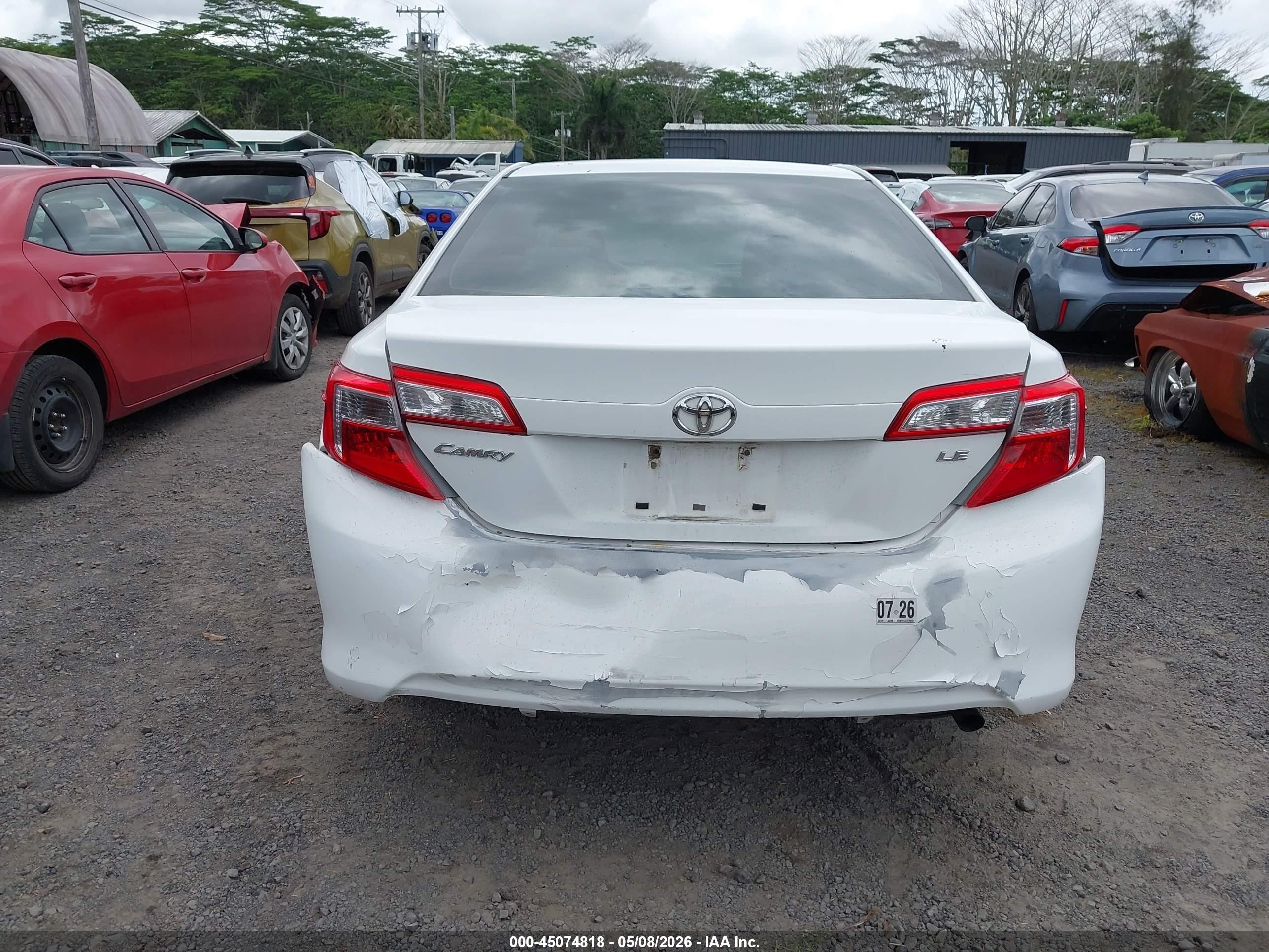 2014 Toyota Camry Le White vin: 4T1BF1FK2EU748265