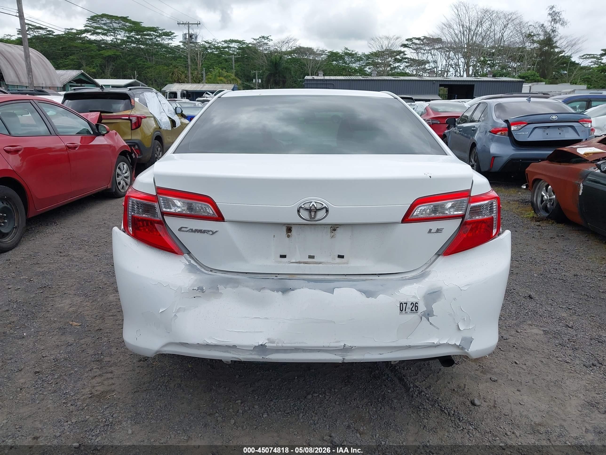 2014 Toyota Camry Le White vin: 4T1BF1FK2EU748265
