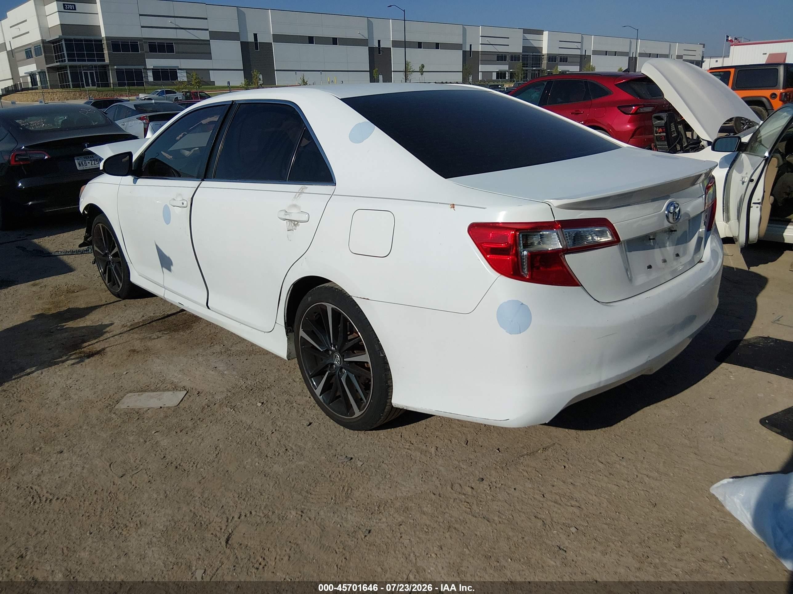 2014 Toyota Camry Se White vin: 4T1BF1FK2EU765230