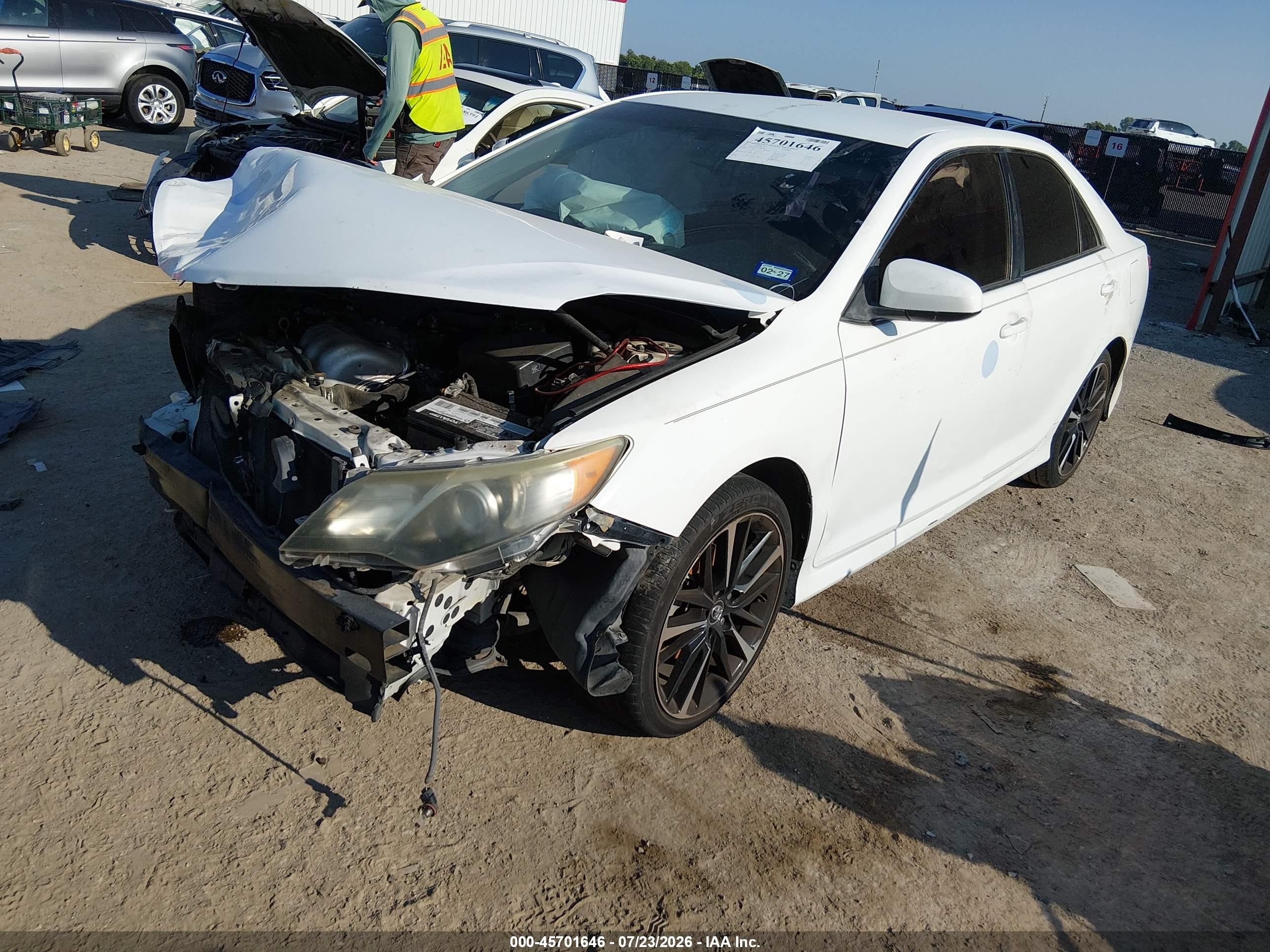 2014 Toyota Camry Se White vin: 4T1BF1FK2EU765230