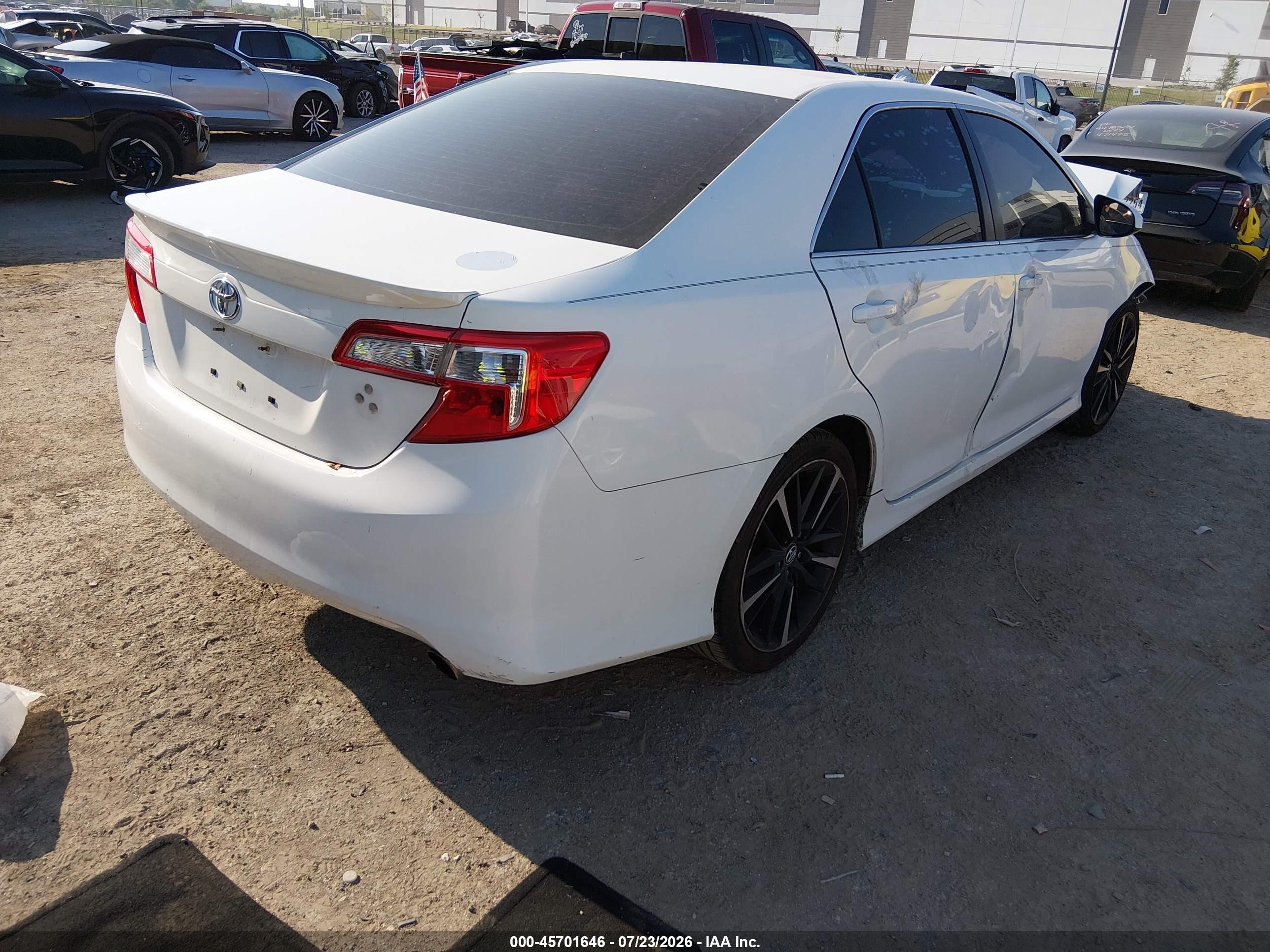 2014 Toyota Camry Se White vin: 4T1BF1FK2EU765230