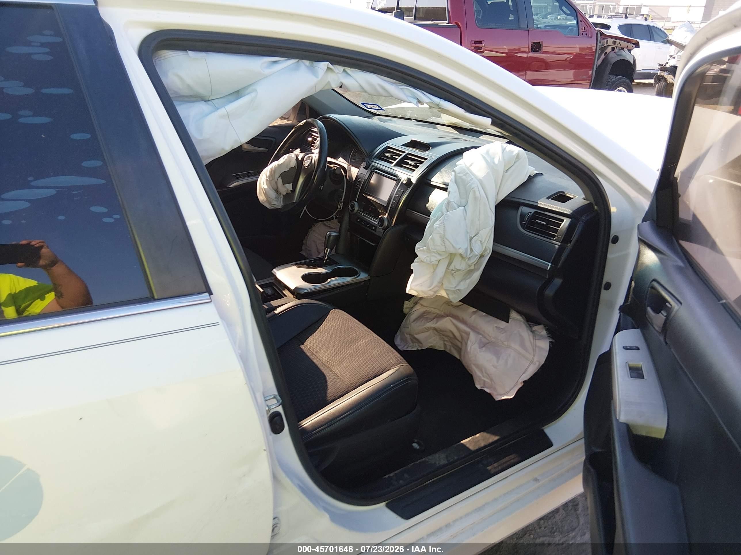 2014 Toyota Camry Se White vin: 4T1BF1FK2EU765230