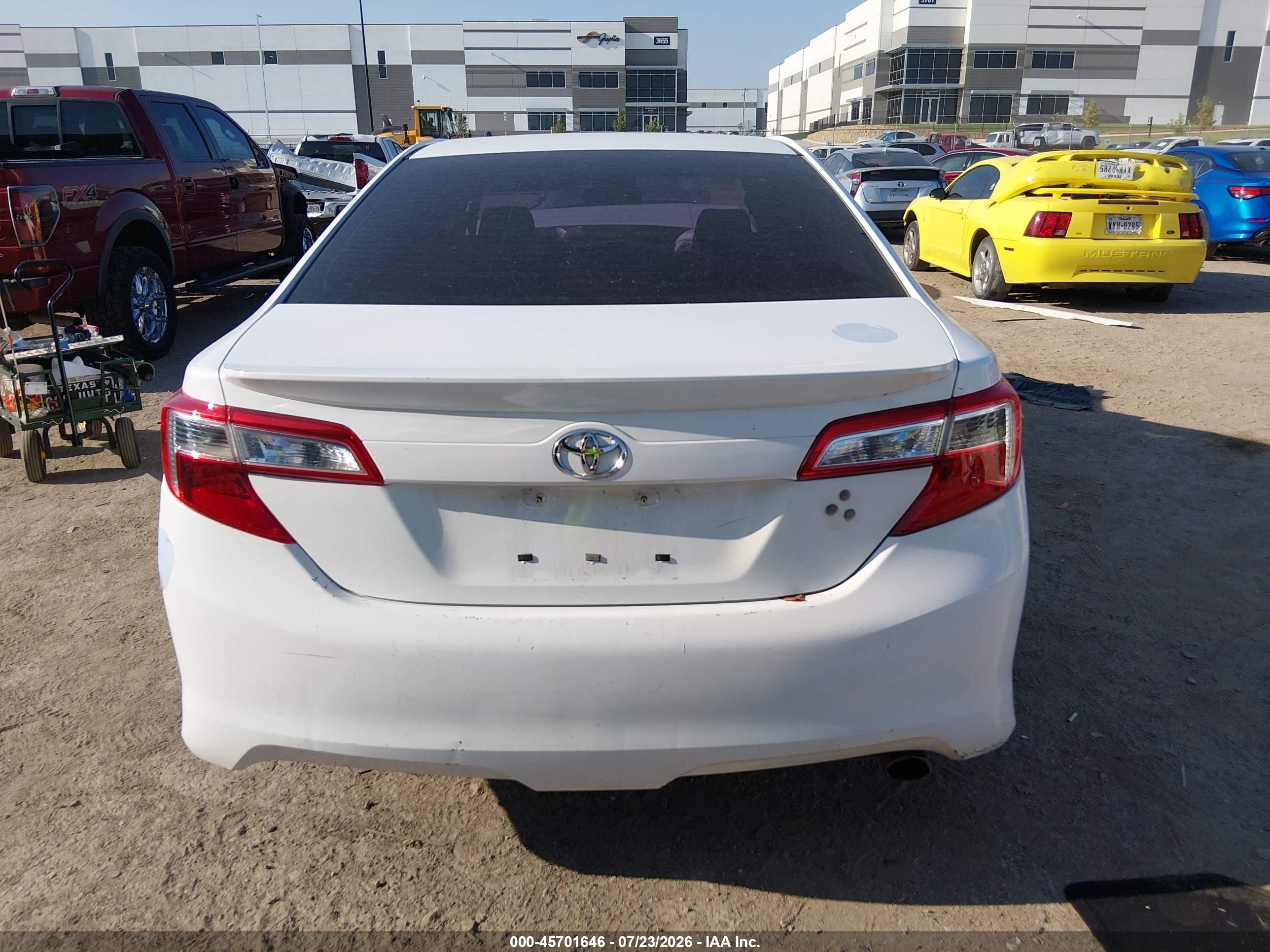 2014 Toyota Camry Se White vin: 4T1BF1FK2EU765230