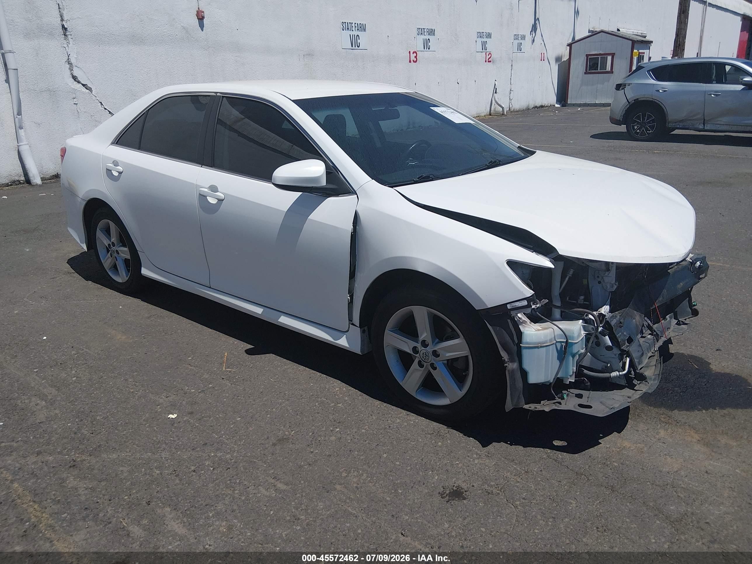 2014 Toyota Camry Se White vin: 4T1BF1FK2EU771674