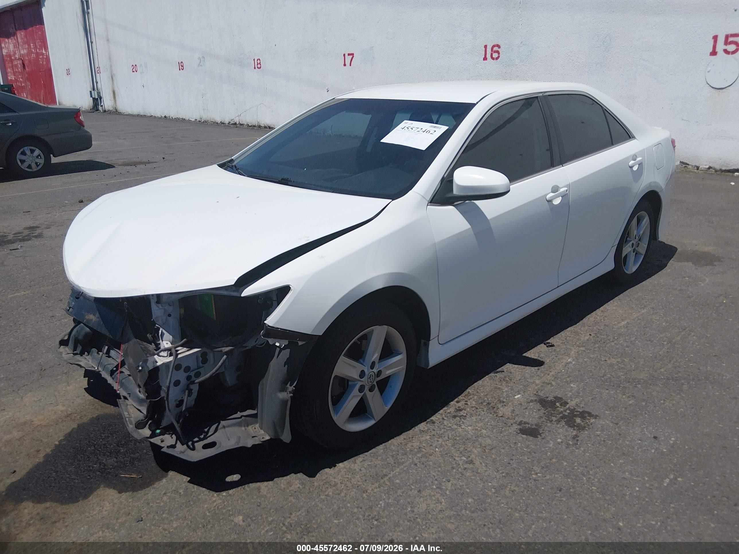 2014 Toyota Camry Se White vin: 4T1BF1FK2EU771674
