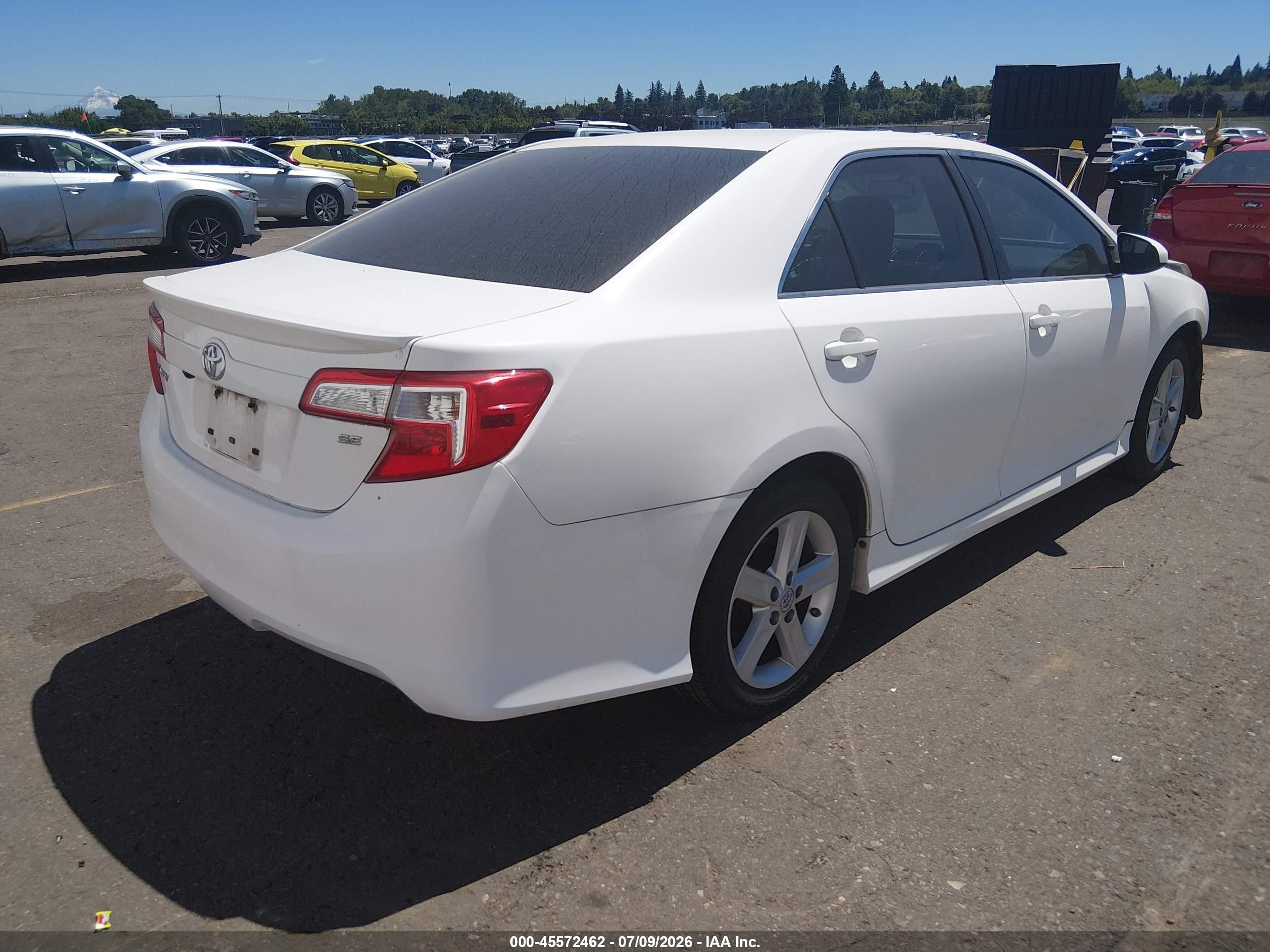 2014 Toyota Camry Se White vin: 4T1BF1FK2EU771674