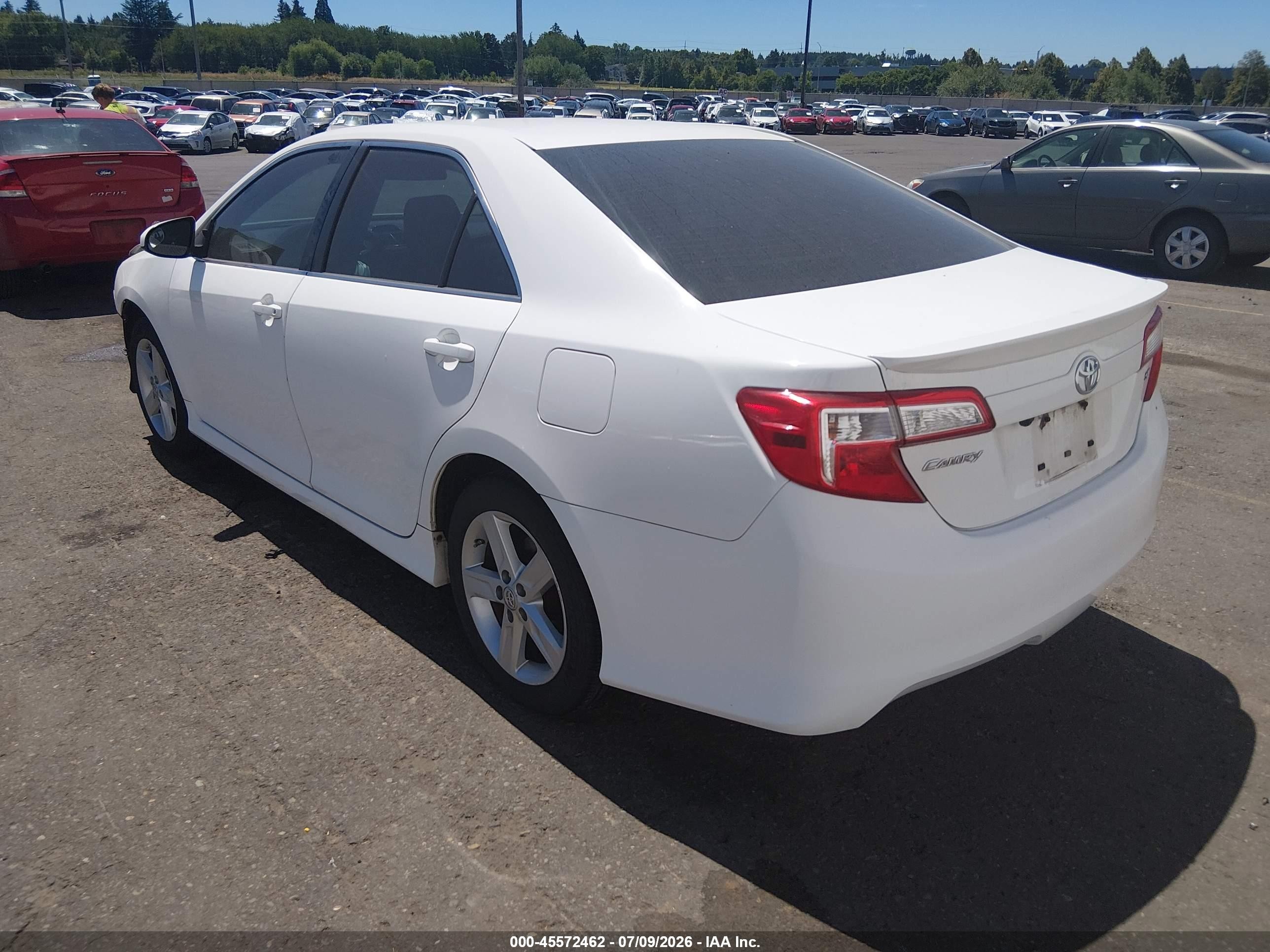 2014 Toyota Camry Se White vin: 4T1BF1FK2EU771674