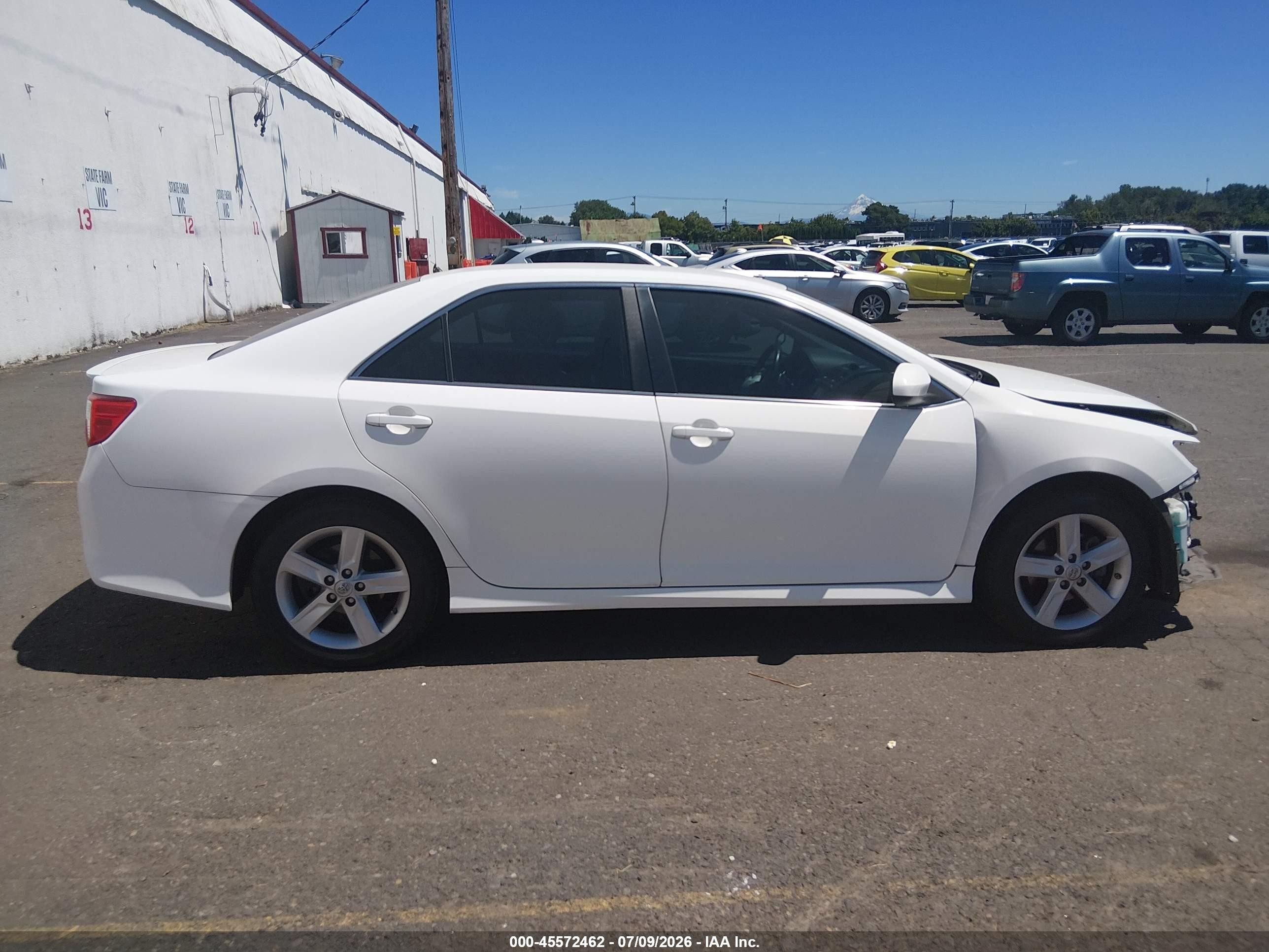 2014 Toyota Camry Se White vin: 4T1BF1FK2EU771674