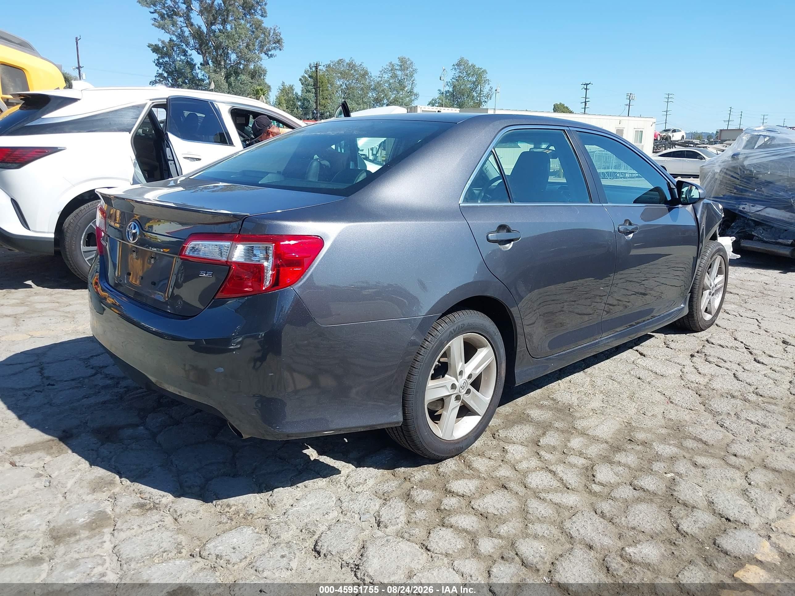 2014 Toyota Camry Se Серый vin: 4T1BF1FK2EU781296
