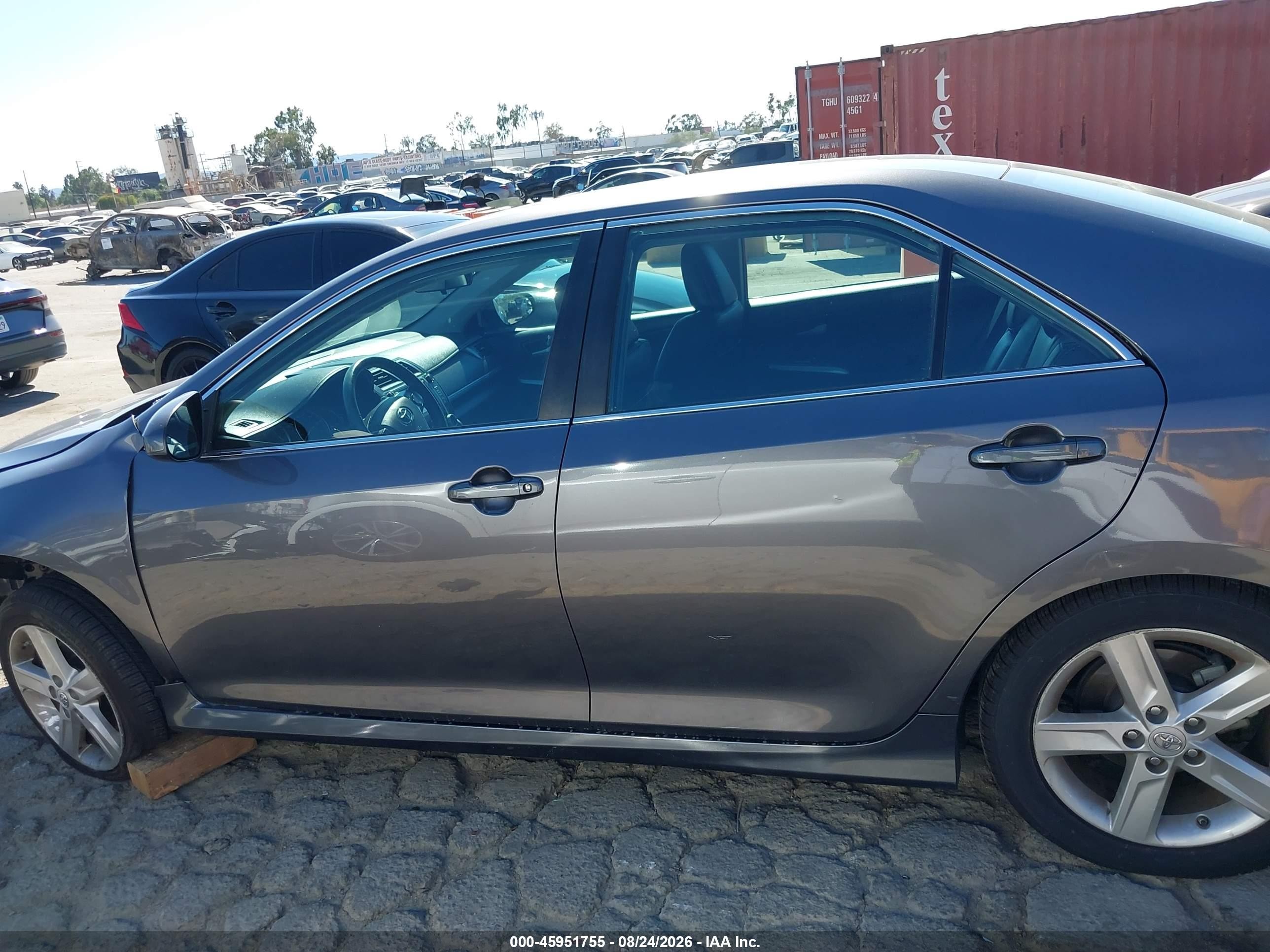 2014 Toyota Camry Se Серый vin: 4T1BF1FK2EU781296