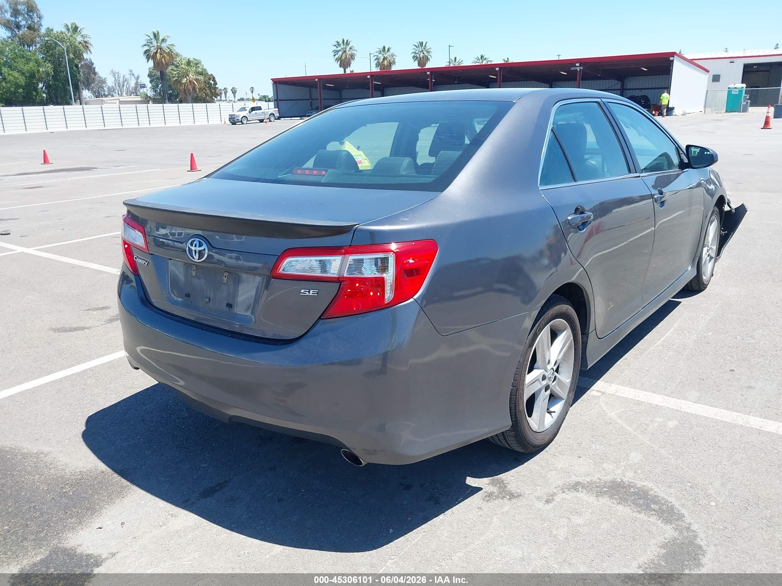 2014 Toyota Camry Se Серый vin: 4T1BF1FK2EU781475