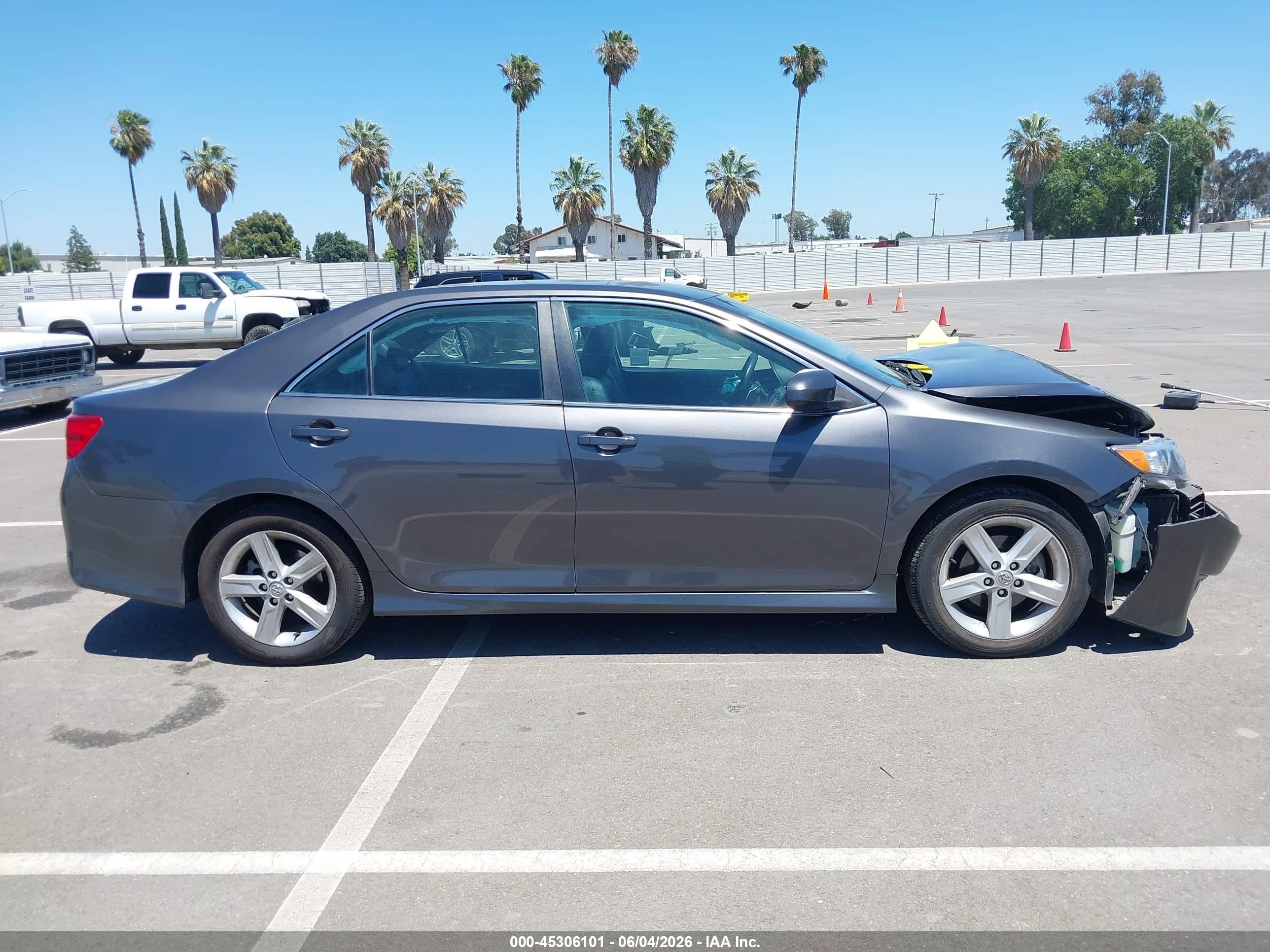 2014 Toyota Camry Se Серый vin: 4T1BF1FK2EU781475