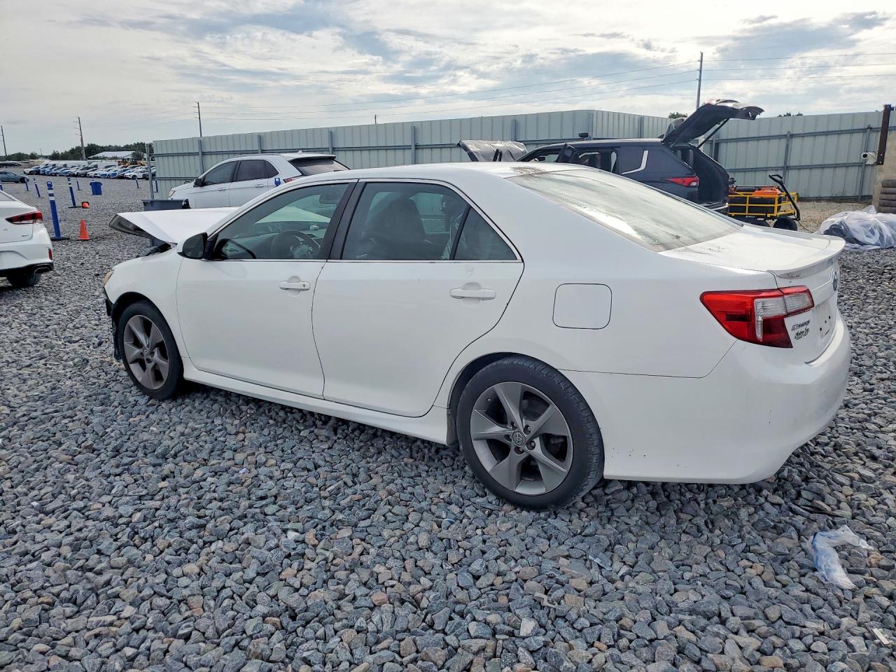 2014 Toyota Camry Se Sport White vin: 4T1BF1FK2EU814183