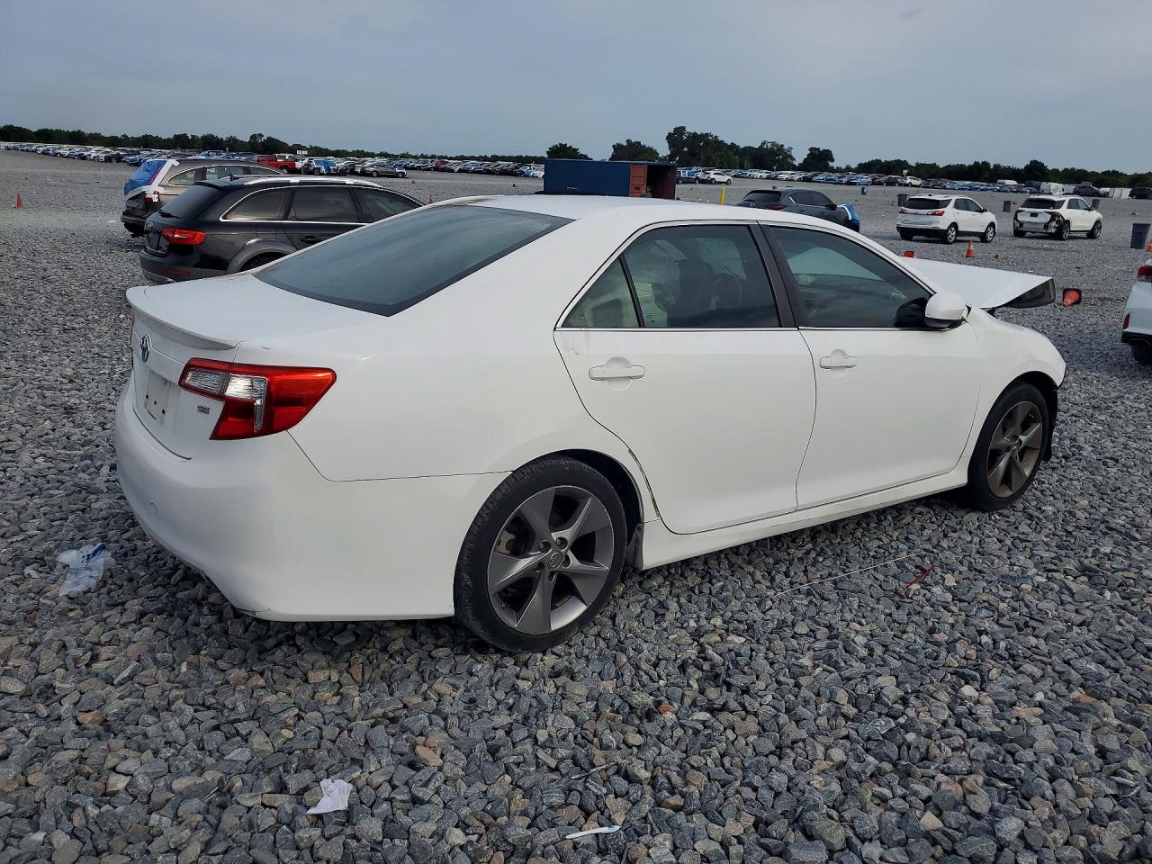 2014 Toyota Camry Se Sport White vin: 4T1BF1FK2EU814183