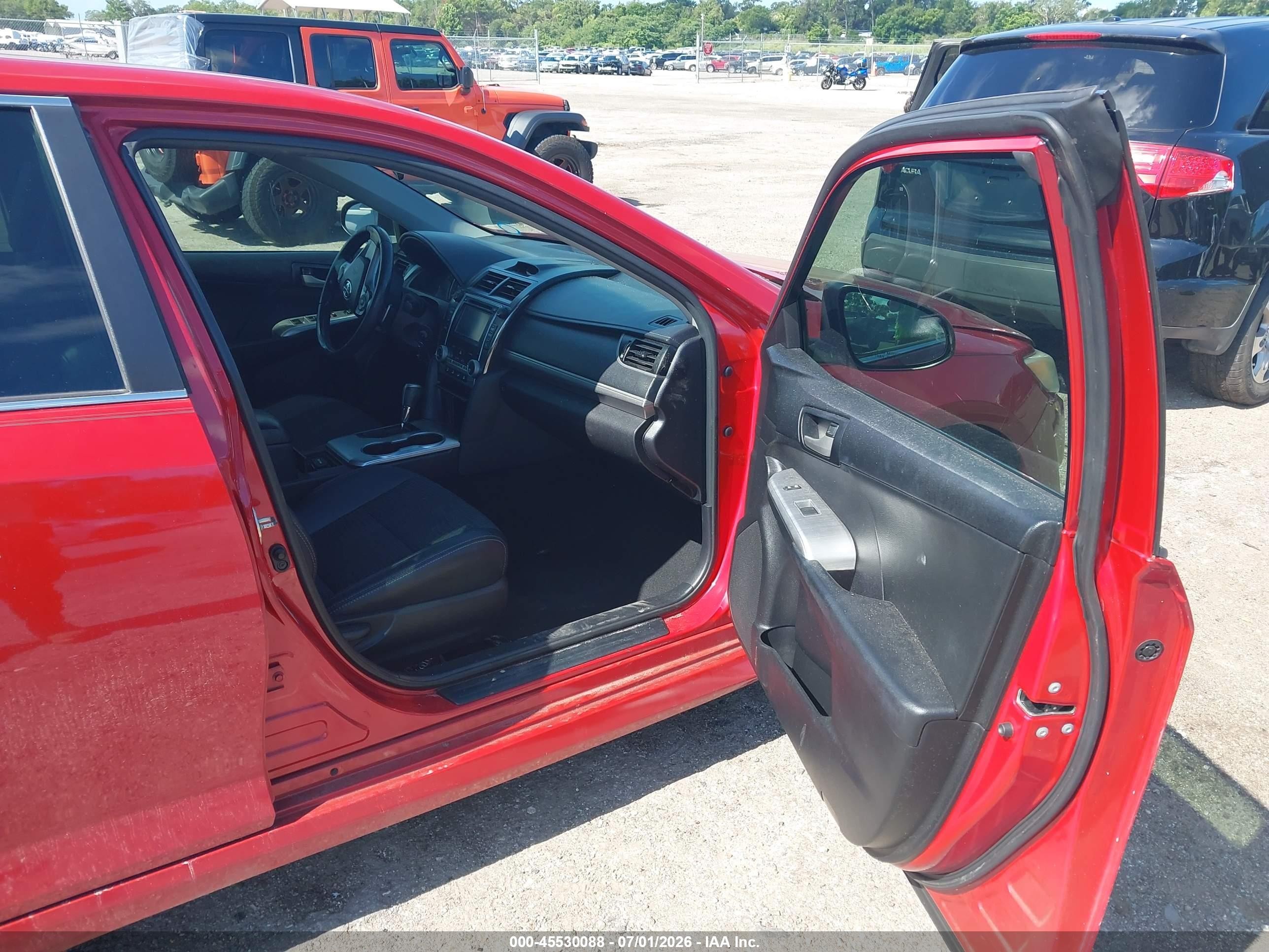 2014 Toyota Camry Se Red vin: 4T1BF1FK2EU822896