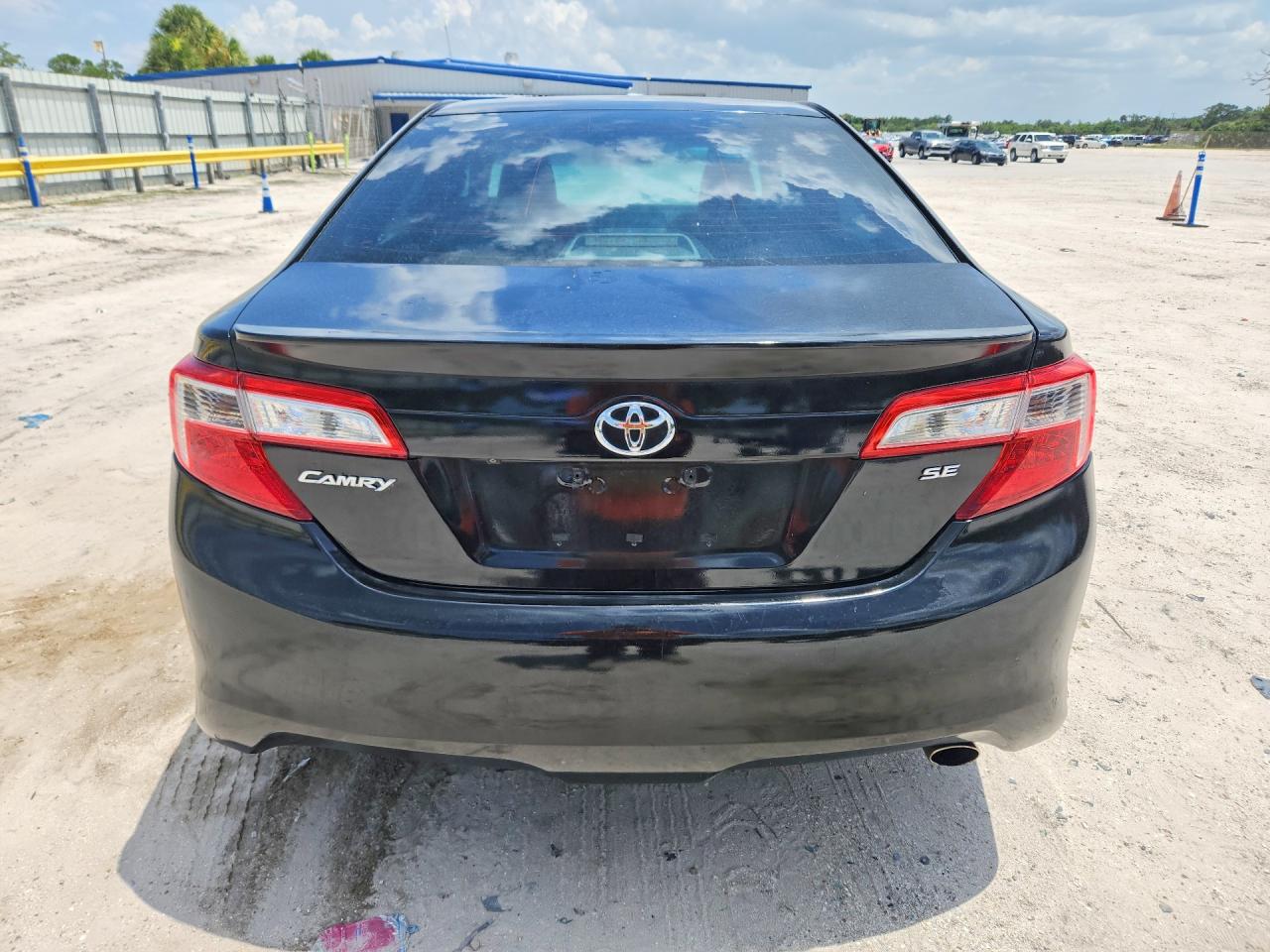 2014 Toyota Camry Se Black vin: 4T1BF1FK2EU841951