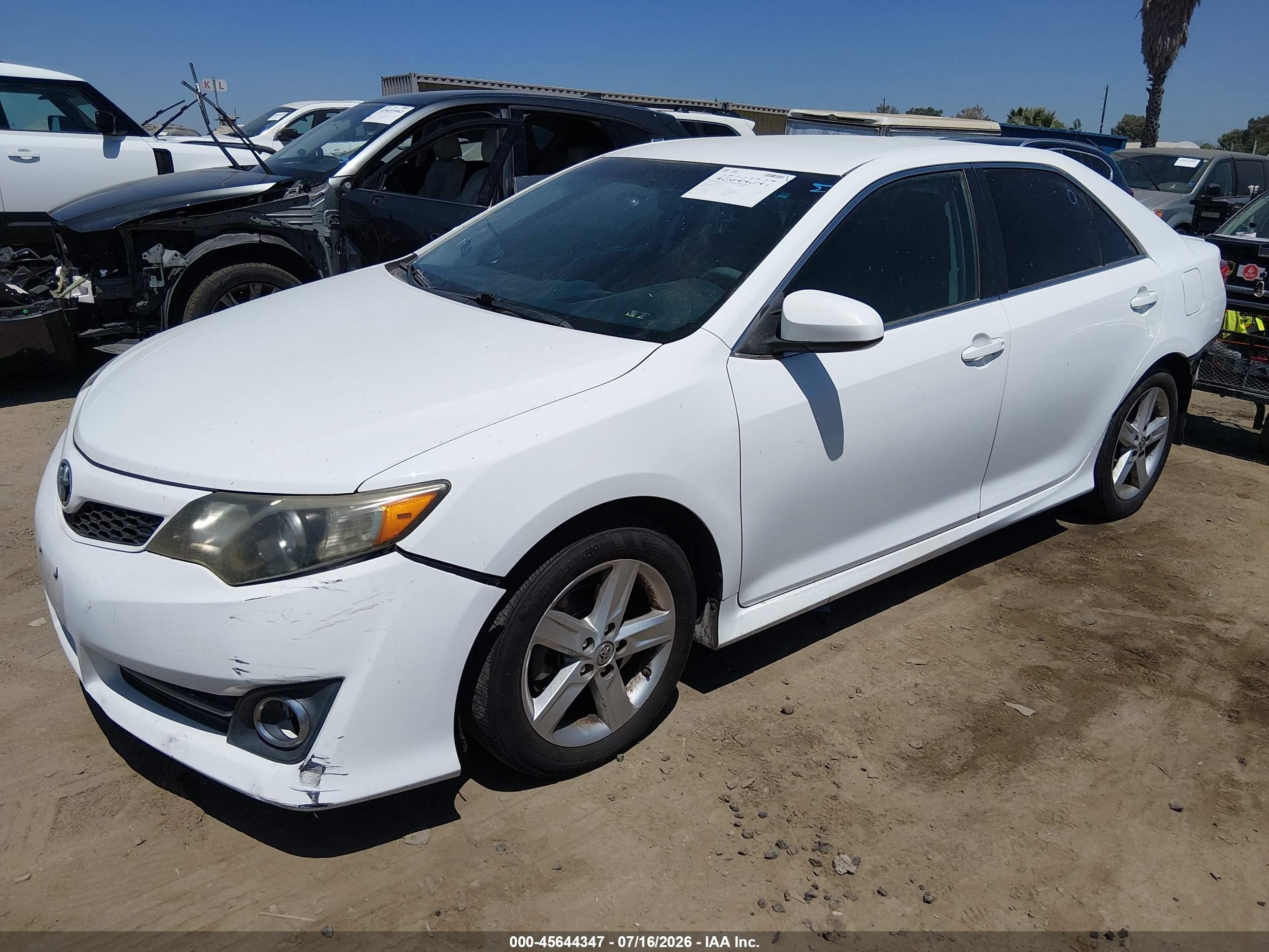 2014 Toyota Camry Se White vin: 4T1BF1FK2EU842016