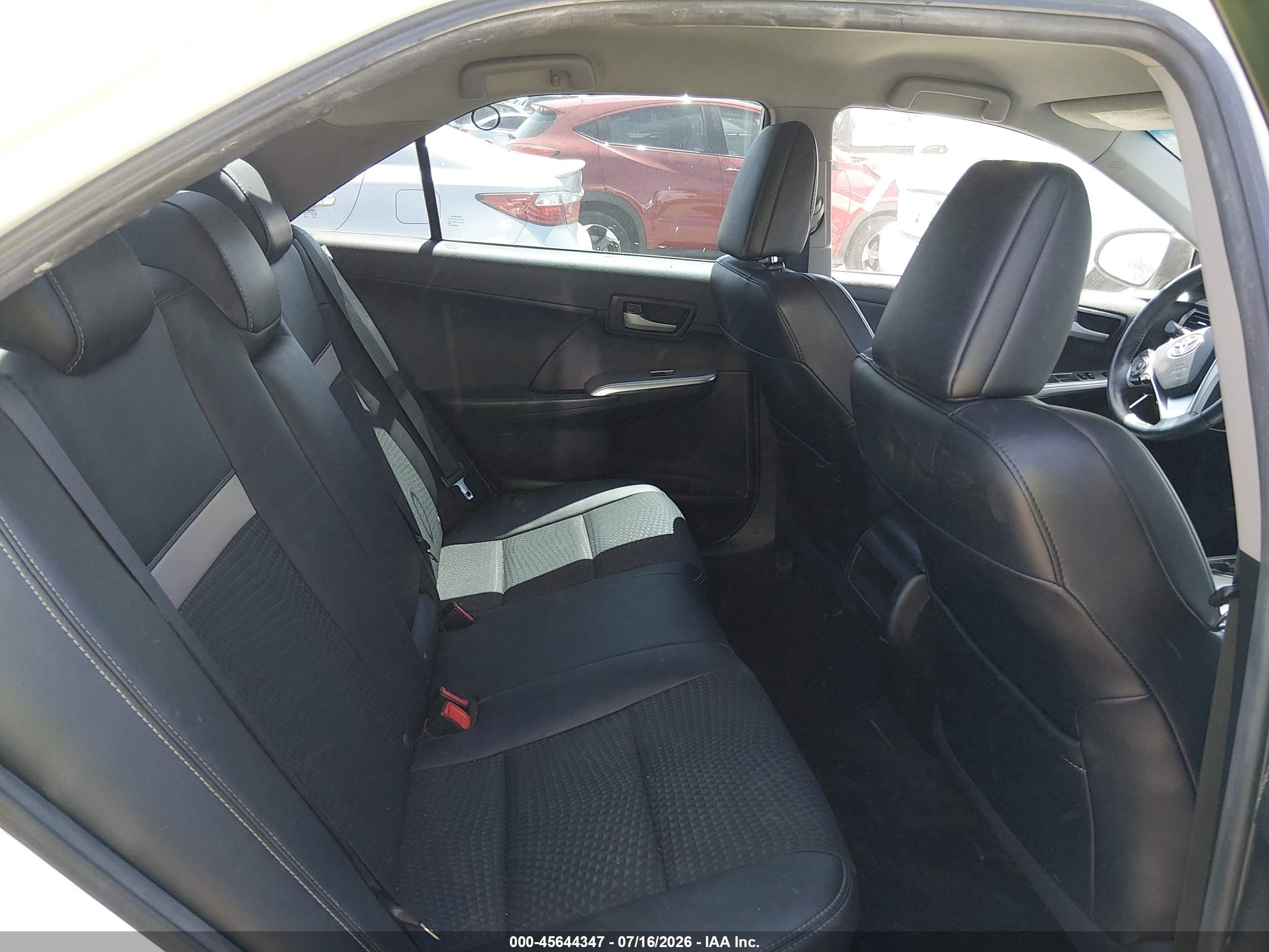 2014 Toyota Camry Se White vin: 4T1BF1FK2EU842016