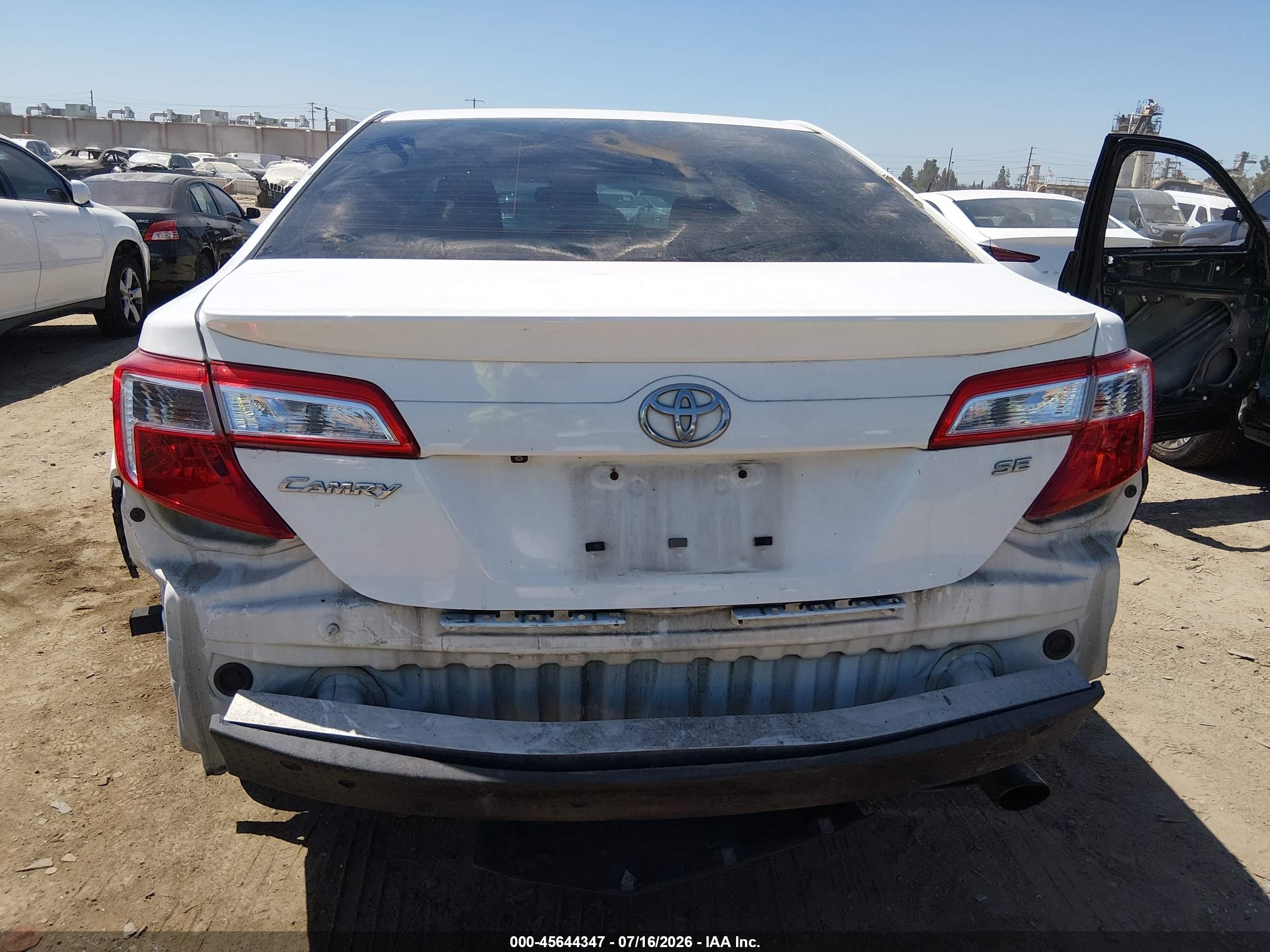 2014 Toyota Camry Se White vin: 4T1BF1FK2EU842016