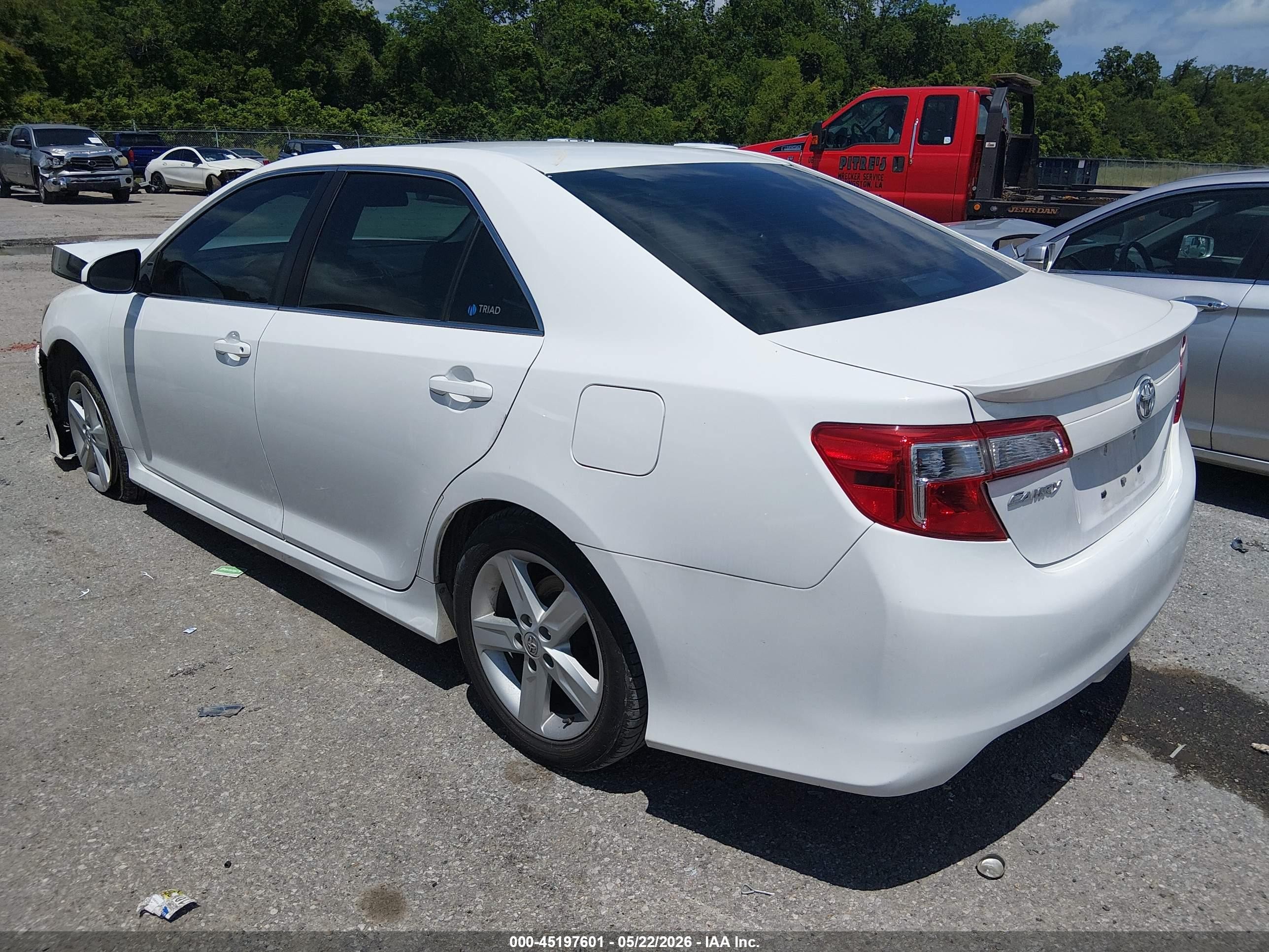 2014 Toyota Camry Se White vin: 4T1BF1FK2EU851198