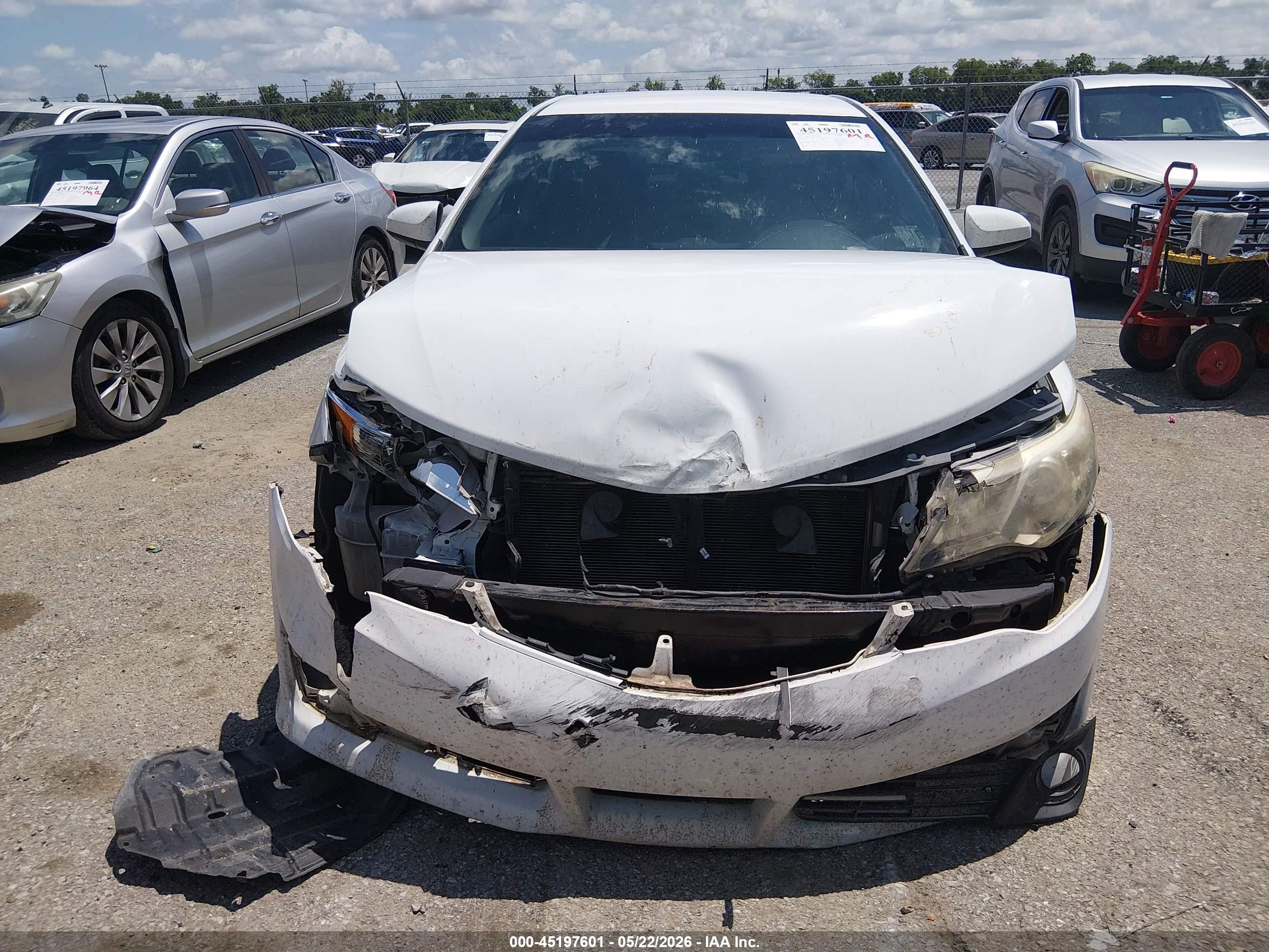 2014 Toyota Camry Se White vin: 4T1BF1FK2EU851198