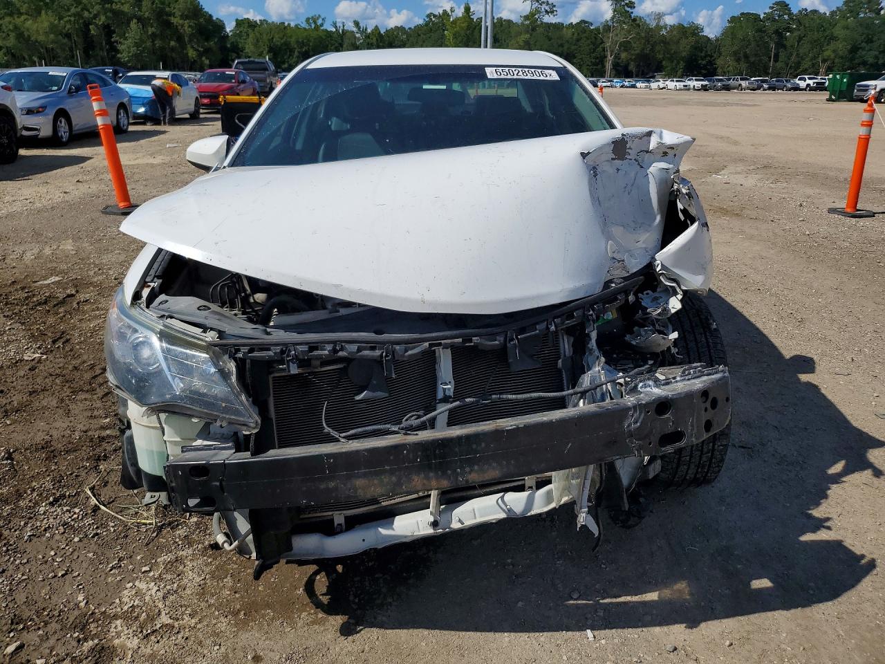 2014 Toyota Camry Se White vin: 4T1BF1FK2EU855347