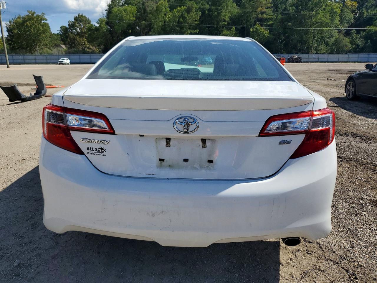 2014 Toyota Camry Se White vin: 4T1BF1FK2EU855347