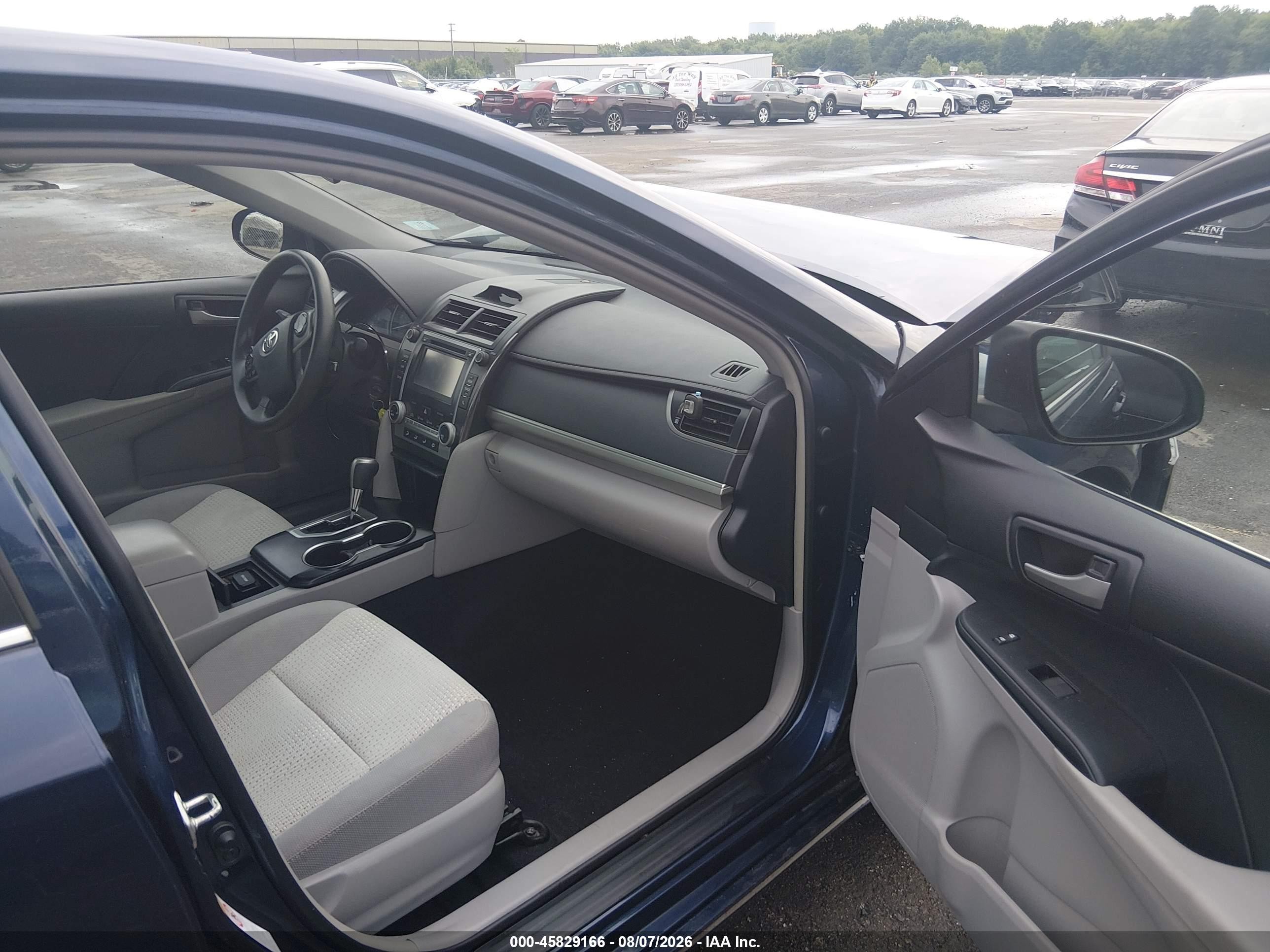 2014 Toyota Camry Le Blue vin: 4T1BF1FK2EU866557