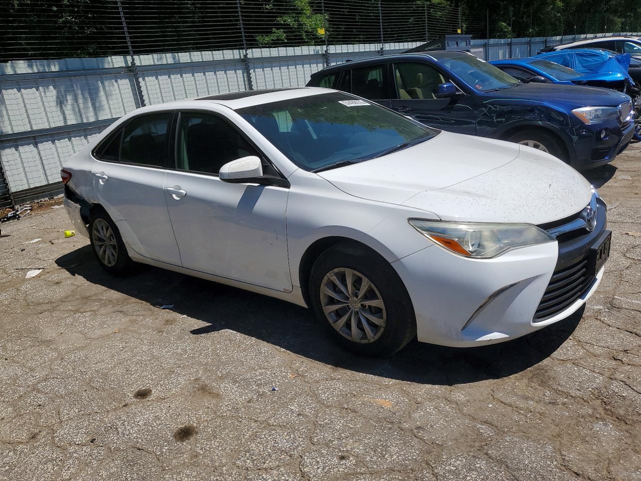 2015 Toyota Camry Le White vin: 4T1BF1FK2FU001721