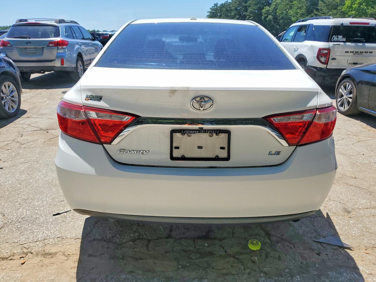 2015 Toyota Camry Le White vin: 4T1BF1FK2FU001721