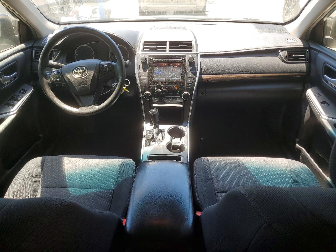 2015 Toyota Camry Le White vin: 4T1BF1FK2FU001721