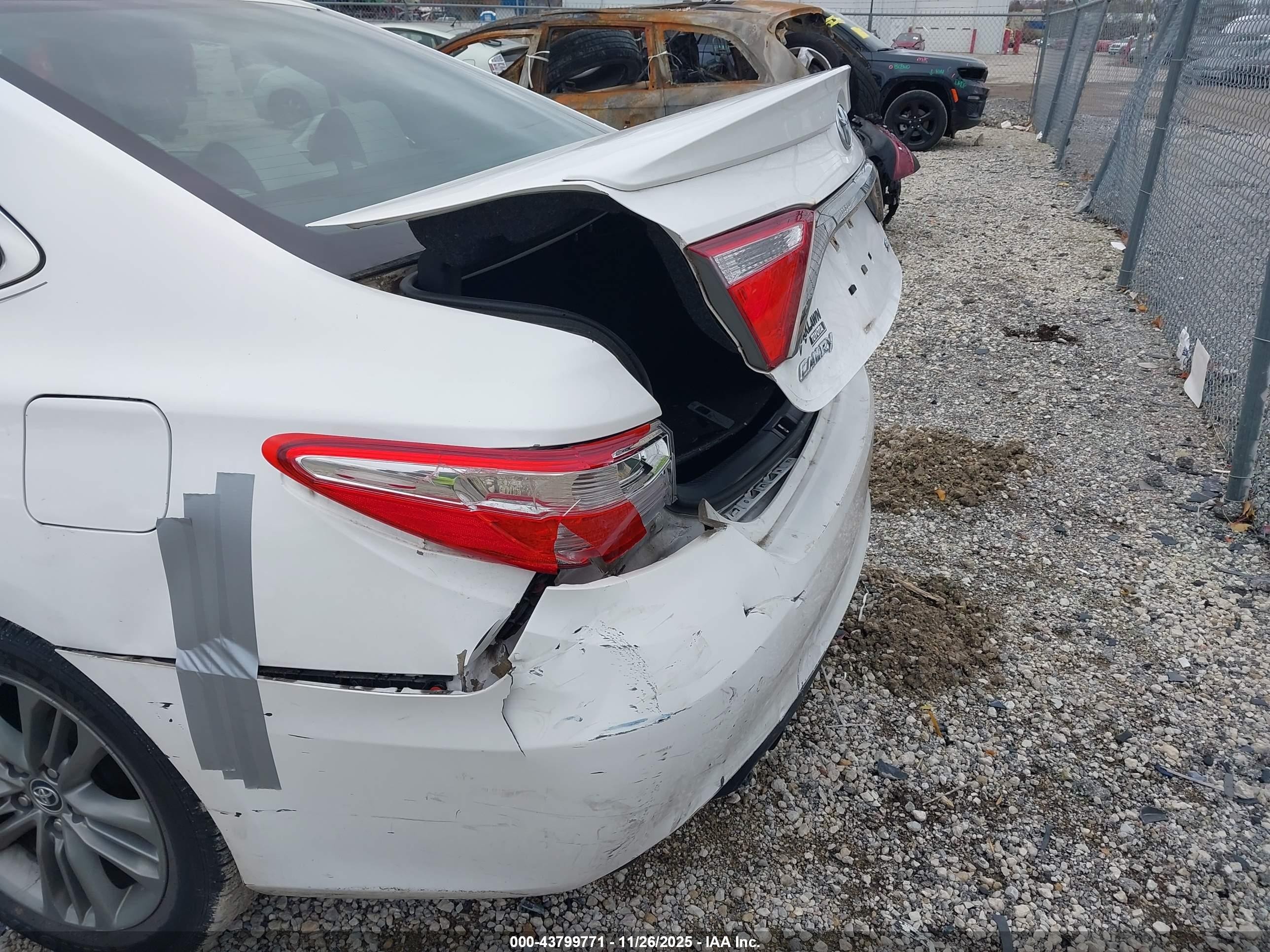 2015 Toyota Camry Se Белый vin: 4T1BF1FK2FU018227