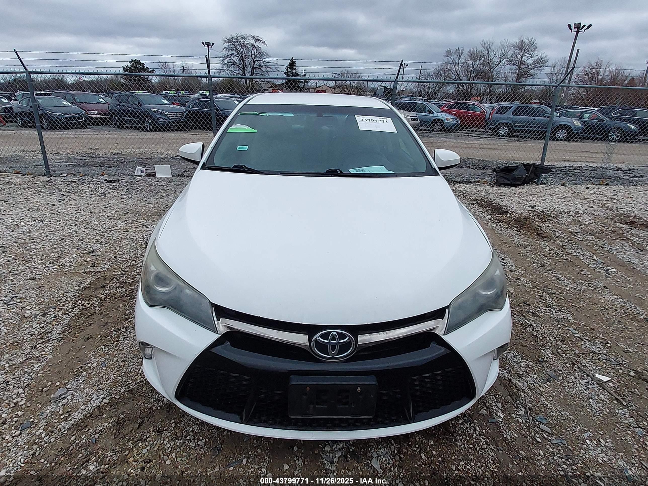 2015 Toyota Camry Se Белый vin: 4T1BF1FK2FU018227