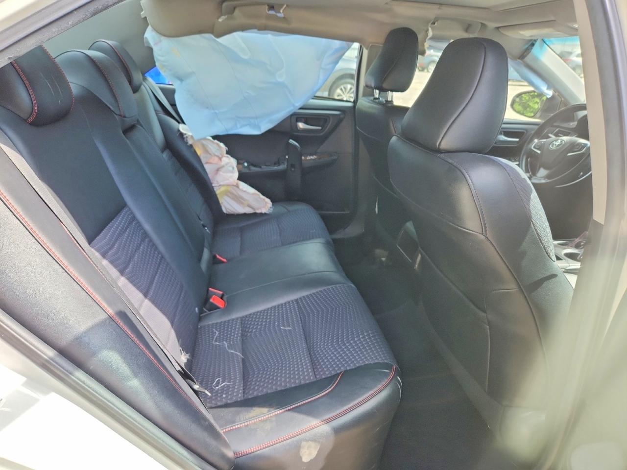 2015 Toyota Camry Se White vin: 4T1BF1FK2FU024433