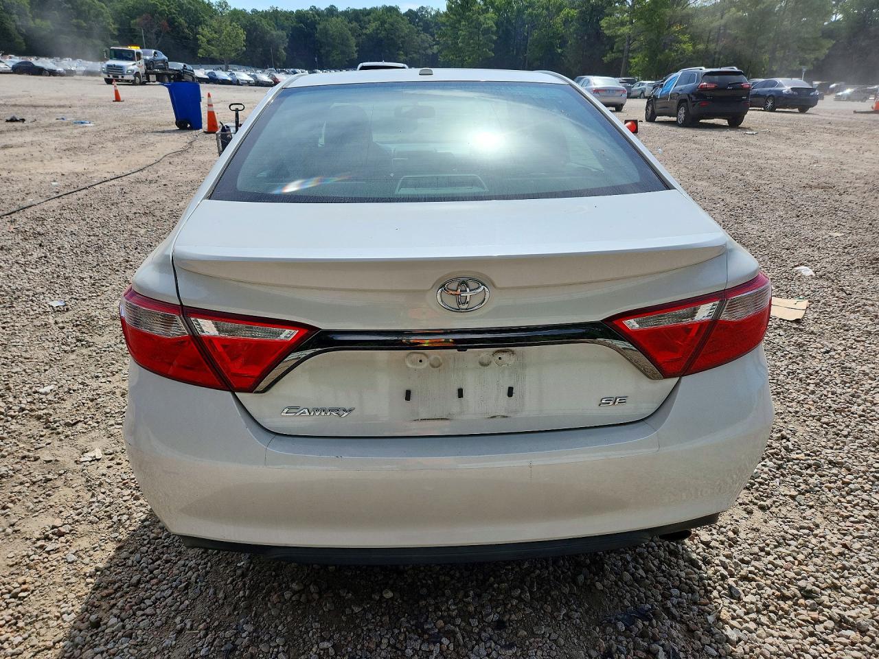 2015 Toyota Camry Se White vin: 4T1BF1FK2FU024433