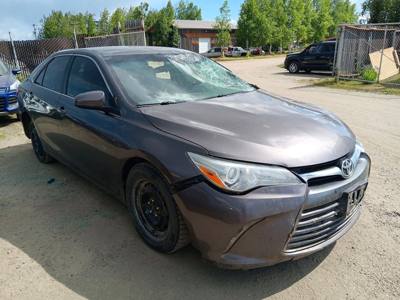 2015 Toyota Camry Le Gray vin: 4T1BF1FK2FU024531
