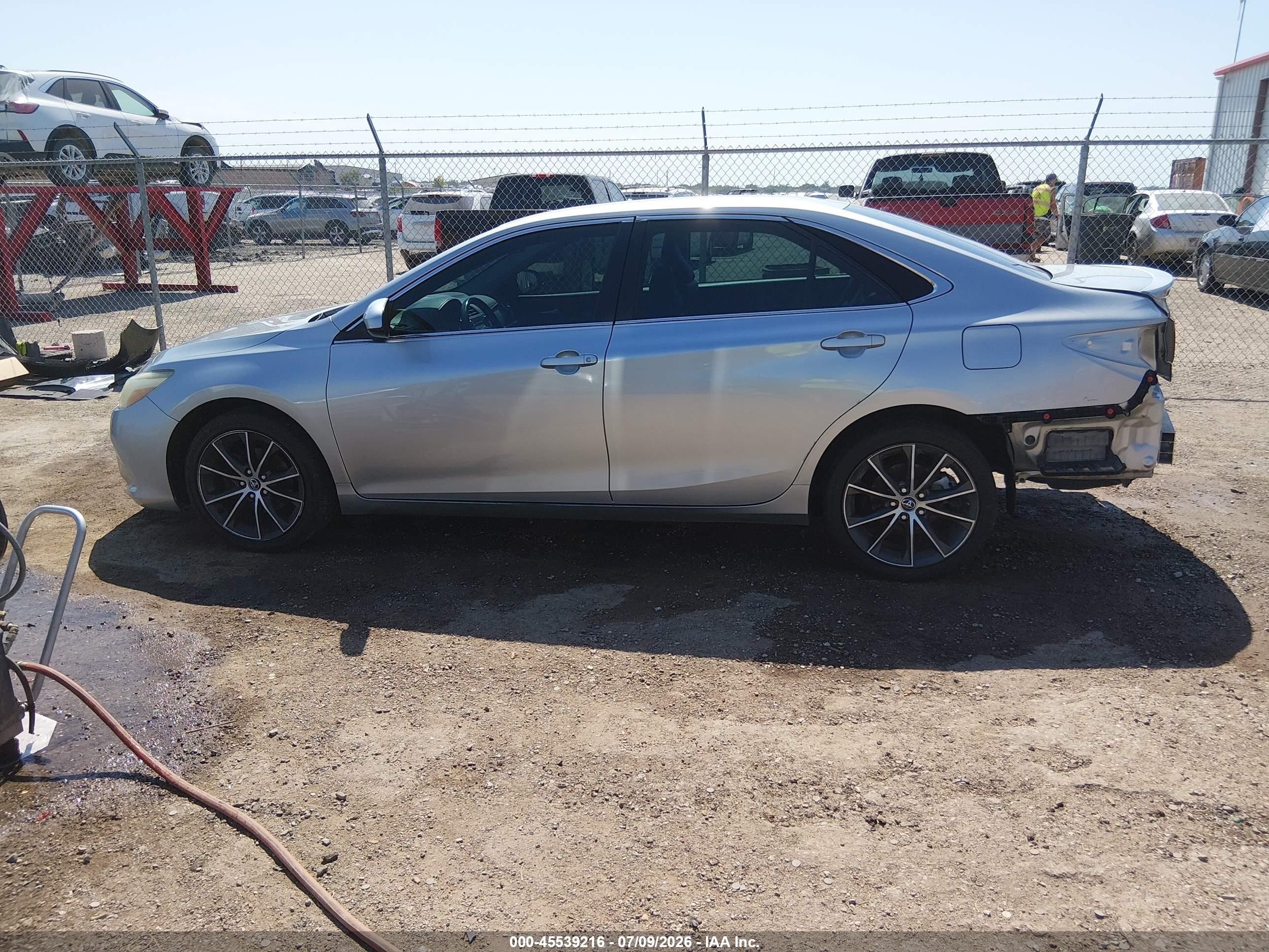 2015 Toyota Camry Xse Silver vin: 4T1BF1FK2FU030345