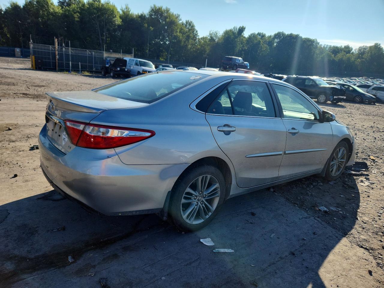 2015 Toyota Camry Se Silver vin: 4T1BF1FK2FU031382