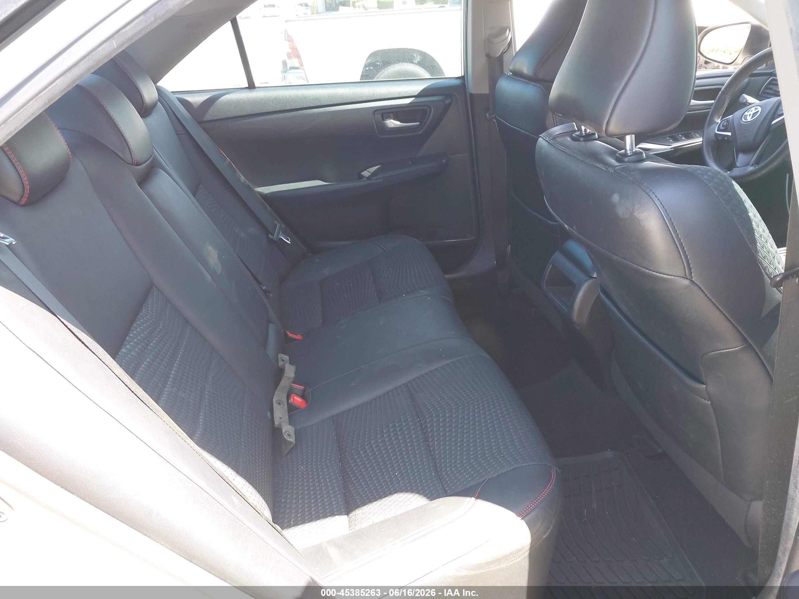 2015 Toyota Camry Se White vin: 4T1BF1FK2FU042236