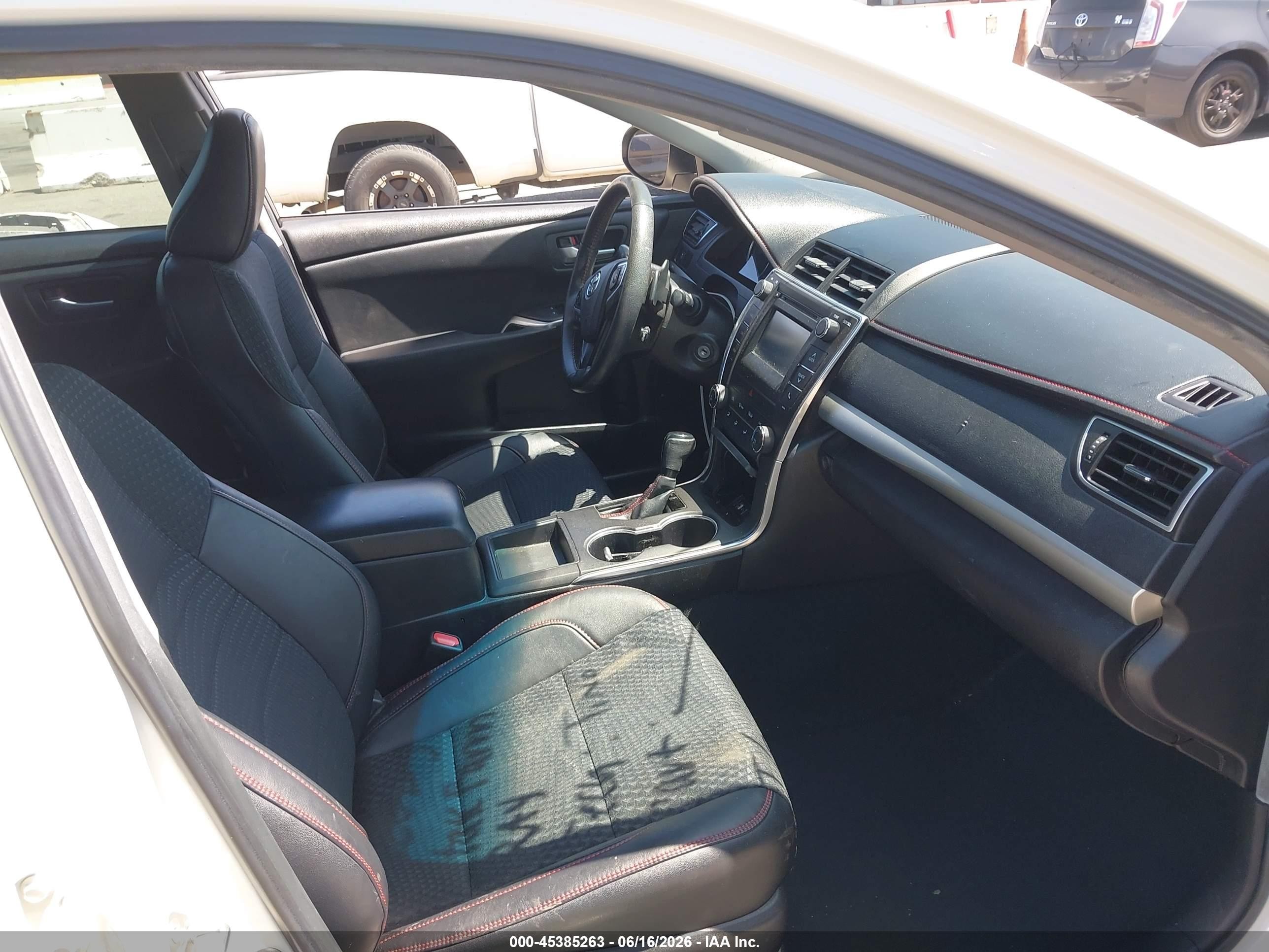2015 Toyota Camry Se White vin: 4T1BF1FK2FU042236