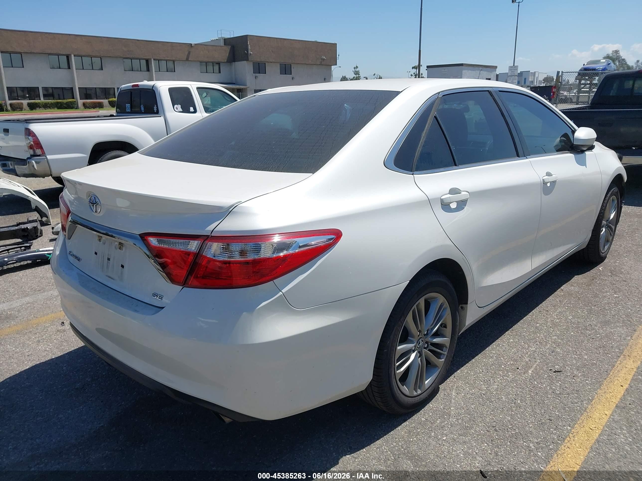 2015 Toyota Camry Se White vin: 4T1BF1FK2FU042236