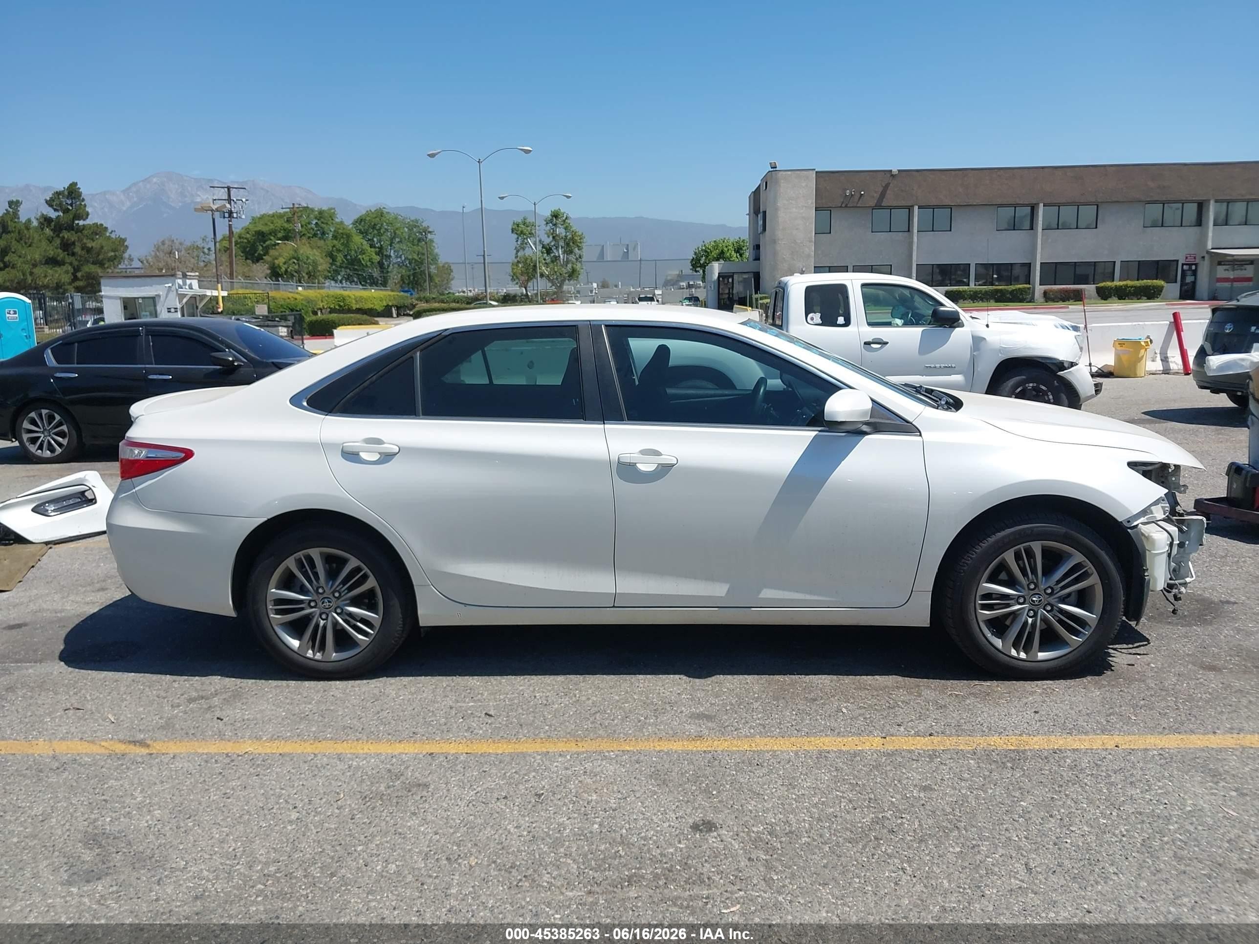 2015 Toyota Camry Se White vin: 4T1BF1FK2FU042236