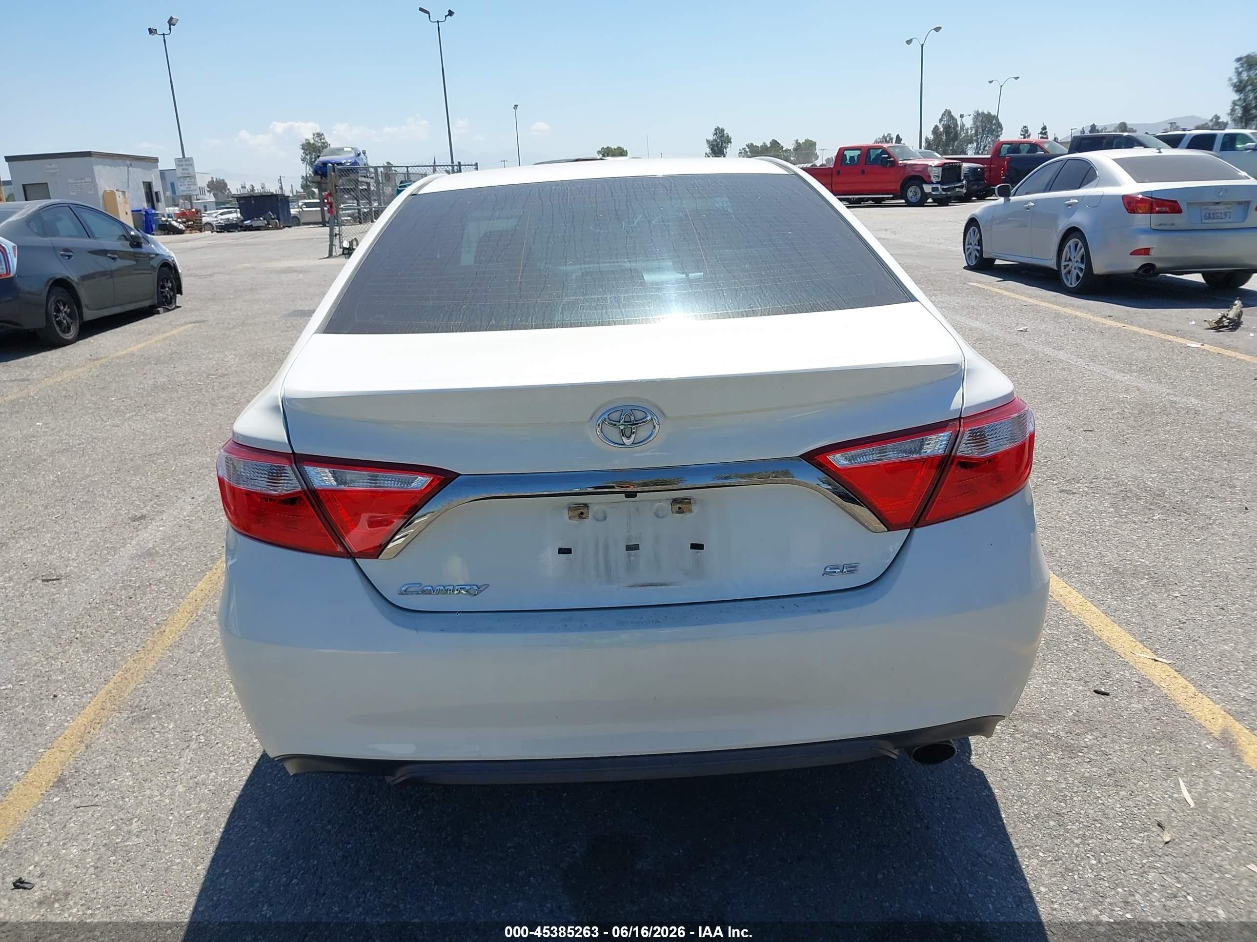 2015 Toyota Camry Se White vin: 4T1BF1FK2FU042236