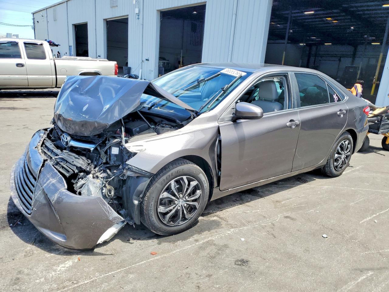 2015 Toyota Camry Le Gray vin: 4T1BF1FK2FU051728
